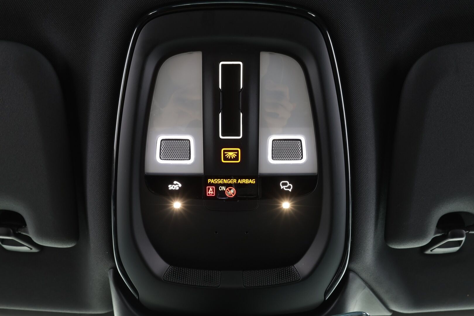 Volvo S60 2024 T8 AWD Recharge Ultimate Dark * B&W / Panorama / HUD /  ACC / Full-LED / P.Kamera / Sporttipenkit Muistilla / Navi * - Merkkihuollettu! / *HUIPPU VARUSTEILLA*