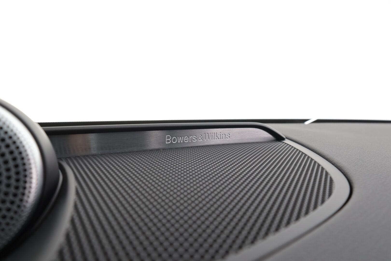 Volvo S60 2024 T8 AWD Recharge Ultimate Dark * B&W / Panorama / HUD /  ACC / Full-LED / P.Kamera / Sporttipenkit Muistilla / Navi * - Merkkihuollettu! / *HUIPPU VARUSTEILLA*