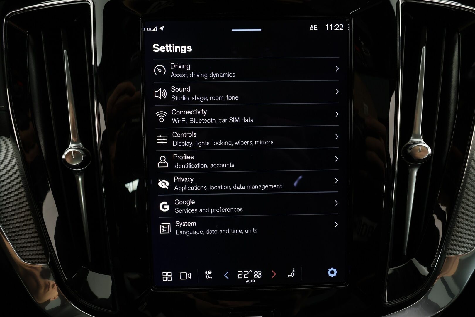 Volvo S60 2024 T8 AWD Recharge Ultimate Dark * B&W / Panorama / HUD /  ACC / Full-LED / P.Kamera / Sporttipenkit Muistilla / Navi * - Merkkihuollettu! / *HUIPPU VARUSTEILLA*