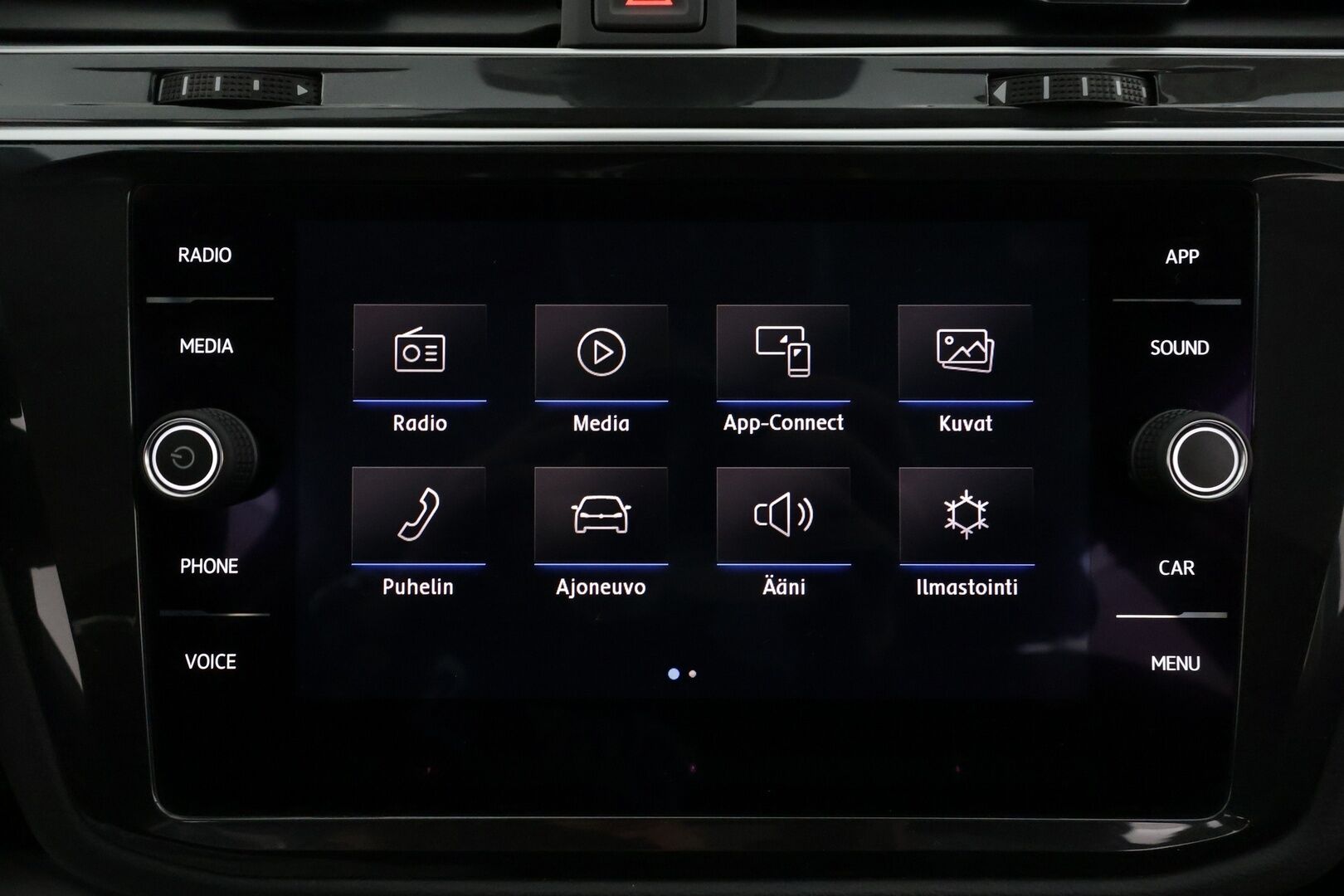 VOLKSWAGEN TIGUAN 2020 2.0 TSI 140kW 4Motion DSG * Panorama / Webasto / Koukku / ACC / Adapt.LED / P.kamera / Kaistavahti * - Kahdet renkaat