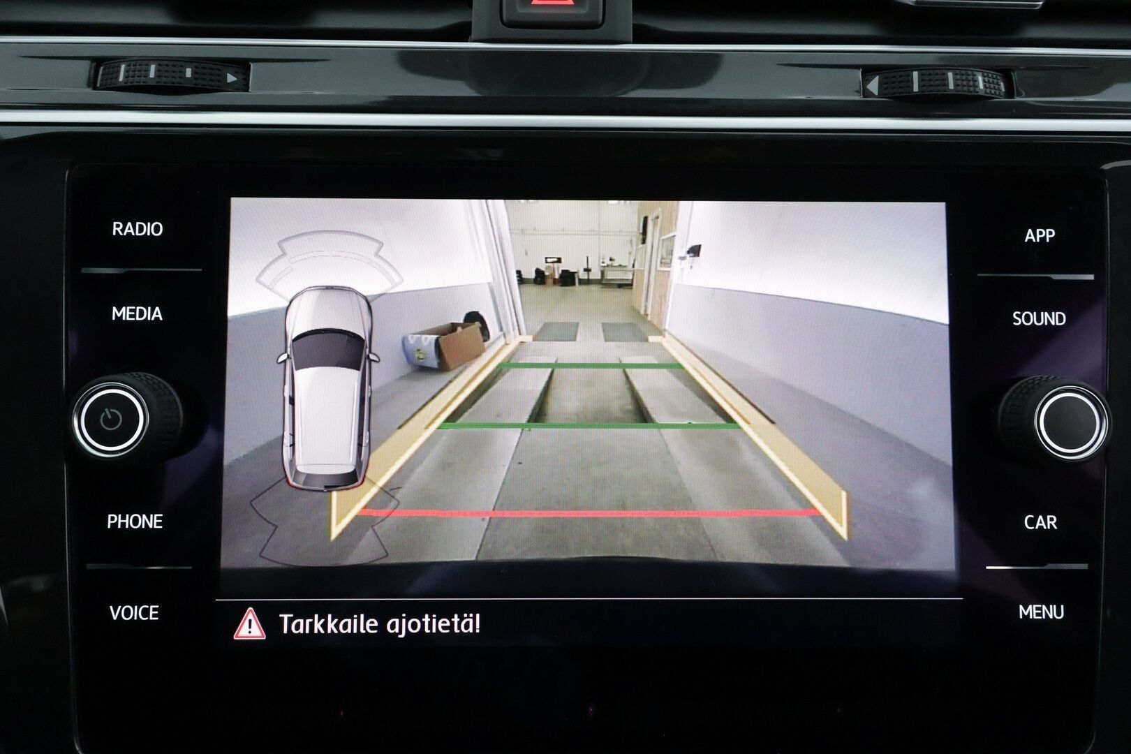 VOLKSWAGEN TIGUAN 2020 2.0 TSI 140kW 4Motion DSG * Panorama / Webasto / Koukku / ACC / Adapt.LED / P.kamera / Kaistavahti * - Kahdet renkaat