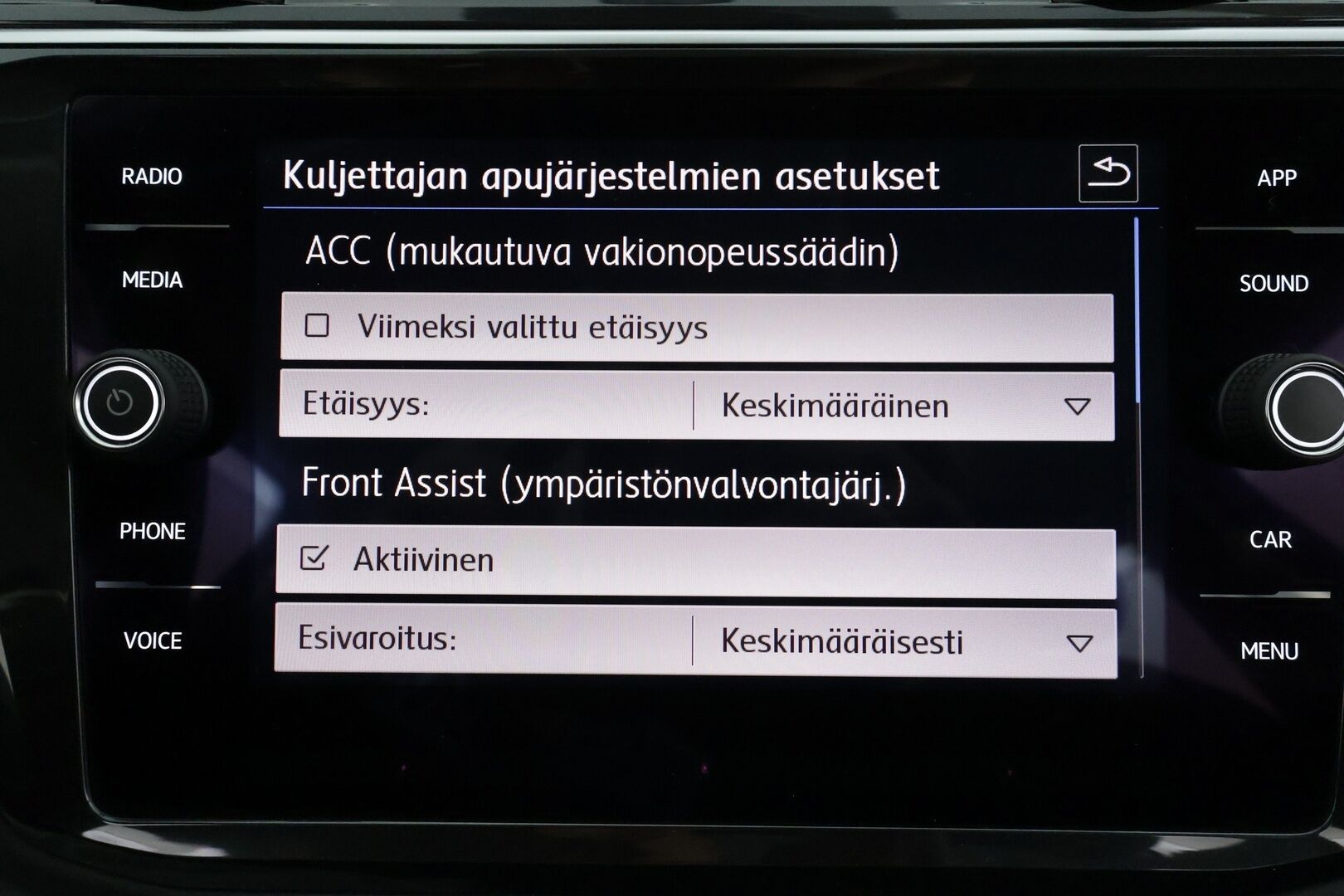 VOLKSWAGEN TIGUAN 2020 2.0 TSI 140kW 4Motion DSG * Panorama / Webasto / Koukku / ACC / Adapt.LED / P.kamera / Kaistavahti * - Kahdet renkaat