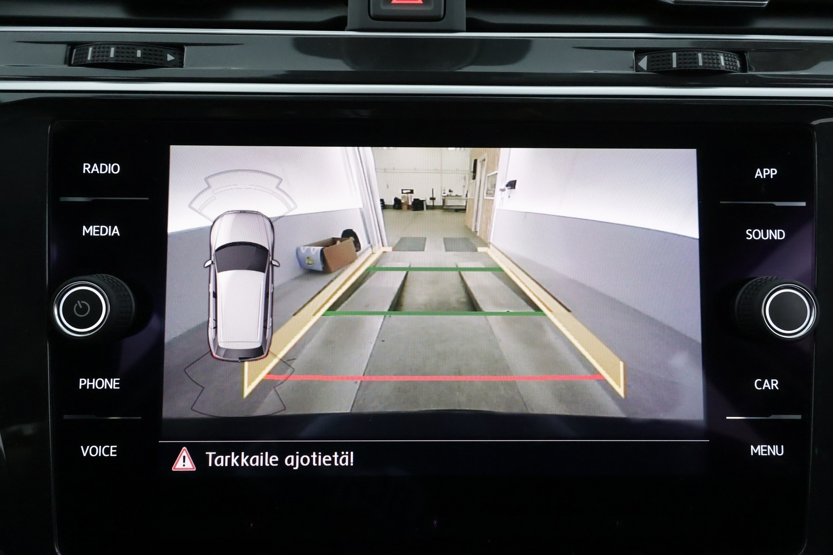 VOLKSWAGEN TIGUAN 2020 2.0 TSI 140kW 4Motion DSG * Panorama / Webasto / Koukku / ACC / Adapt.LED / P.kamera / Kaistavahti * - Kahdet renkaat