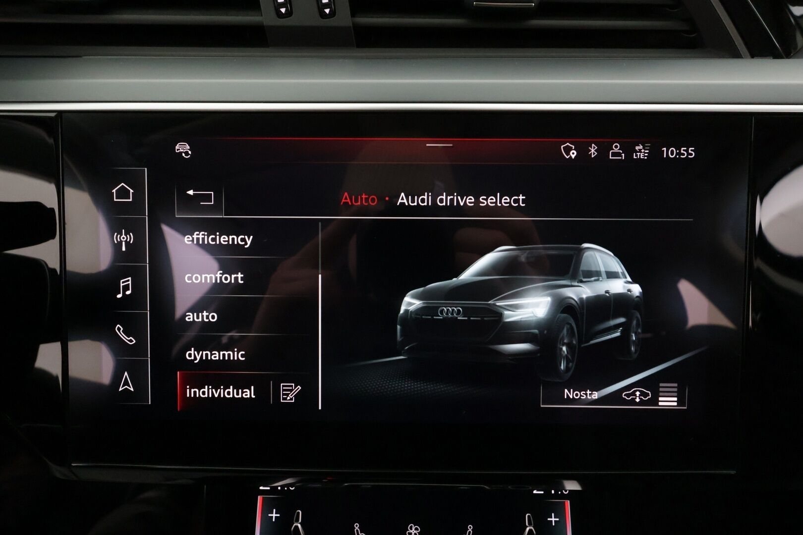 AUDI E-TRON 2020 50 Quattro * Koukku / ACC / Matrix-LED / P.Kamera / Sportpenkki Muistilla / Navi / Kaistavahti * - Akku kuntotarkastettu SoH 96,8% / 2x Latauskaapelit