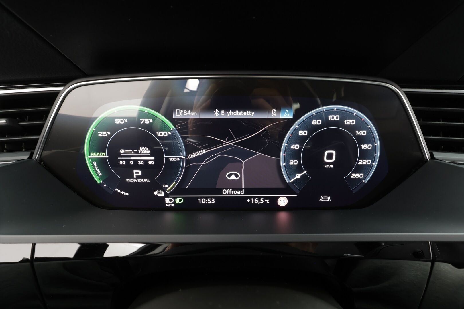 AUDI E-TRON 2020 50 Quattro * Koukku / ACC / Matrix-LED / P.Kamera / Sportpenkki Muistilla / Navi / Kaistavahti * - Akku kuntotarkastettu SoH 96,8% / 2x Latauskaapelit