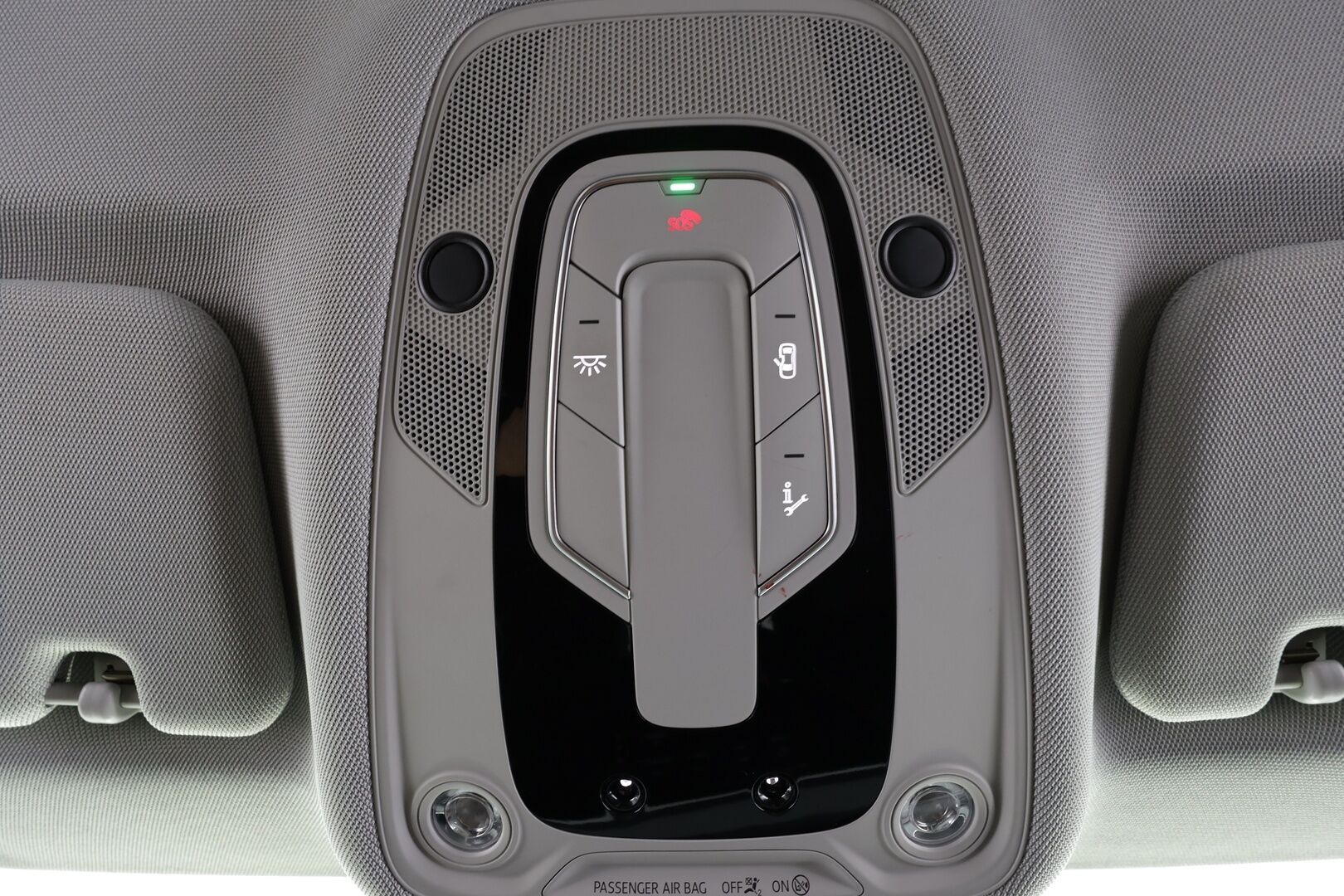 AUDI E-TRON 2020 50 Quattro * Koukku / ACC / Matrix-LED / P.Kamera / Sportpenkki Muistilla / Navi / Kaistavahti * - Akku kuntotarkastettu SoH 96,8% / 2x Latauskaapelit