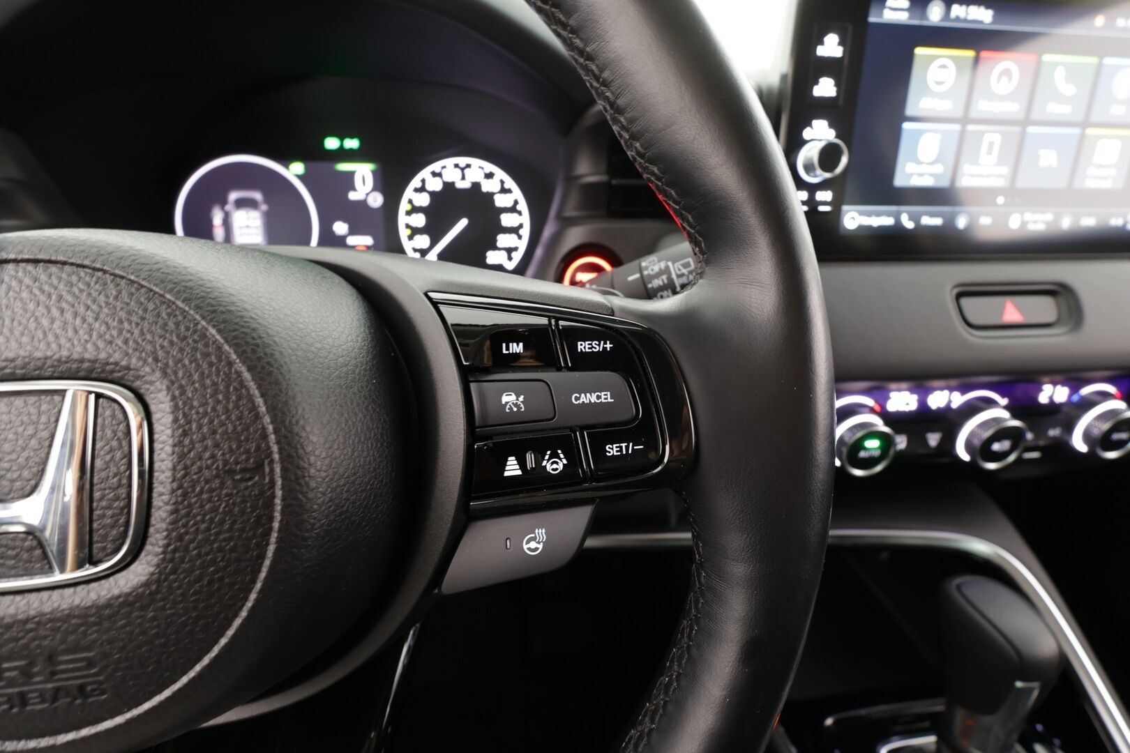 HONDA HR-V 2022 Hybrid Advance * ACC / P.kamera / LED / Navi / Sähköluukku / KeylessGo * - Kahdet renkaat aluvanteilla / Merkkihuollettu - HULLUT JOULUT KORKOTARJOUS 2,49% 