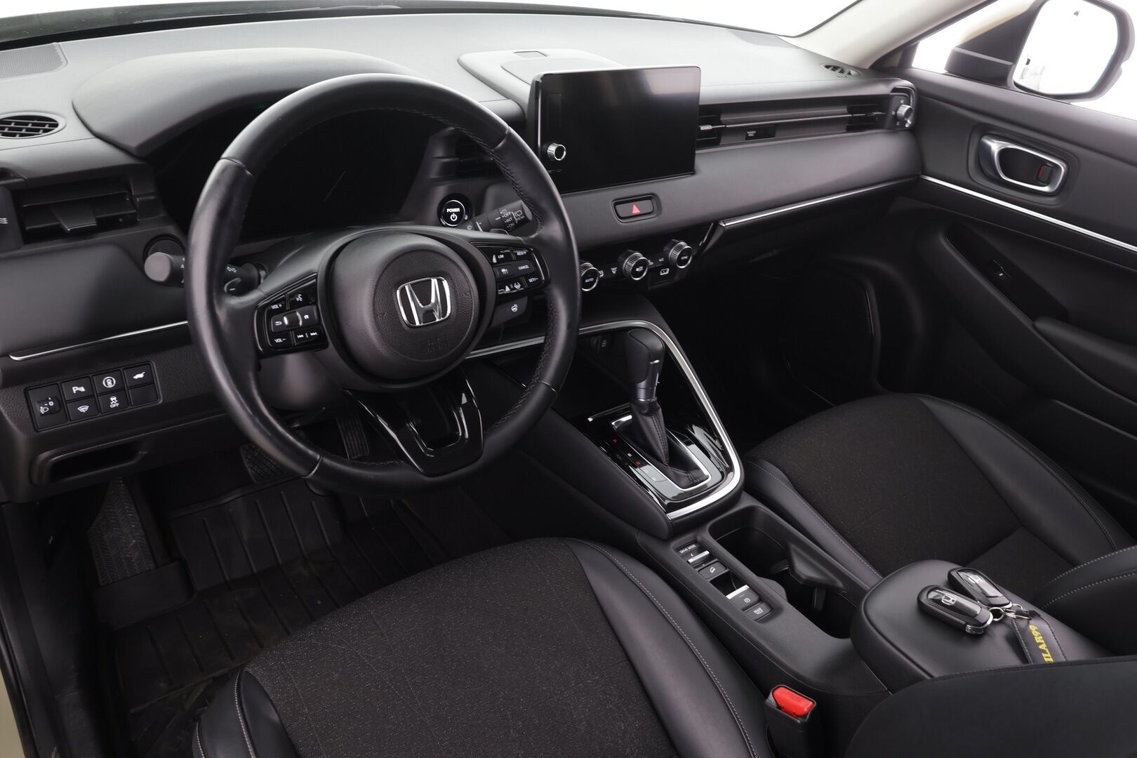 HONDA HR-V 2022 Hybrid Advance * ACC / P.kamera / LED / Navi / Sähköluukku / KeylessGo * - Kahdet renkaat aluvanteilla / Merkkihuollettu - HULLUT JOULUT KORKOTARJOUS 2,49% 