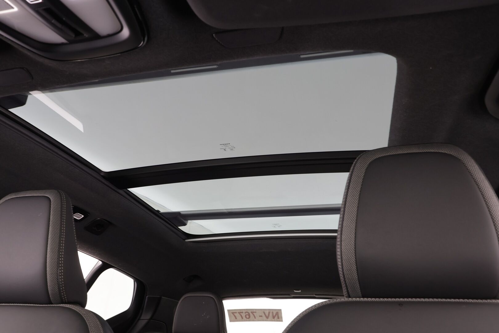 Volvo XC40 2023 Recharge Single Plus aut * ILP / Koukku / Panorama / ACC / Pixel-LED / H&K / 360° / Sportpenkki Muistilla / Navi * - Akku kuntotarkastettu SoH 94,9% / Kahdet renkaat / Merkkihuollettu! - HULLUT JOULUT KORKOTARJOUS 2,49% 