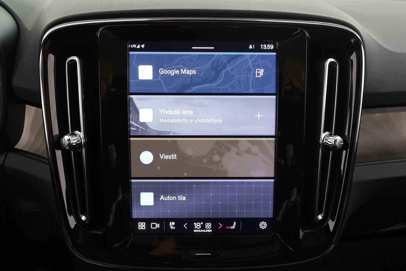 Volvo XC40 2023 Recharge Single Plus aut *ILP / Koukku / Panorama / ACC / Pixel-LED / H&K / 360° / Sportpenkki Muistilla / Navi* - Akku kuntotarkastettu SoH 94,9% / Kahdet renkaat / Merkkihuollettu