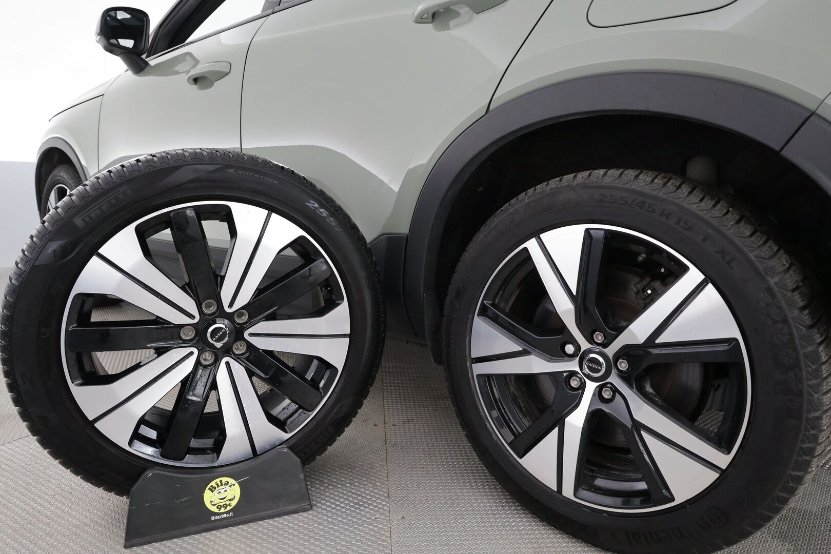 Volvo XC40 2023 Recharge Single Plus aut * ILP / Koukku / Panorama / ACC / Pixel-LED / H&K / 360° / Sportpenkki Muistilla / Navi * - Akku kuntotarkastettu SoH 94,9% / Kahdet renkaat / Merkkihuollettu! - HULLUT JOULUT KORKOTARJOUS 2,49% 