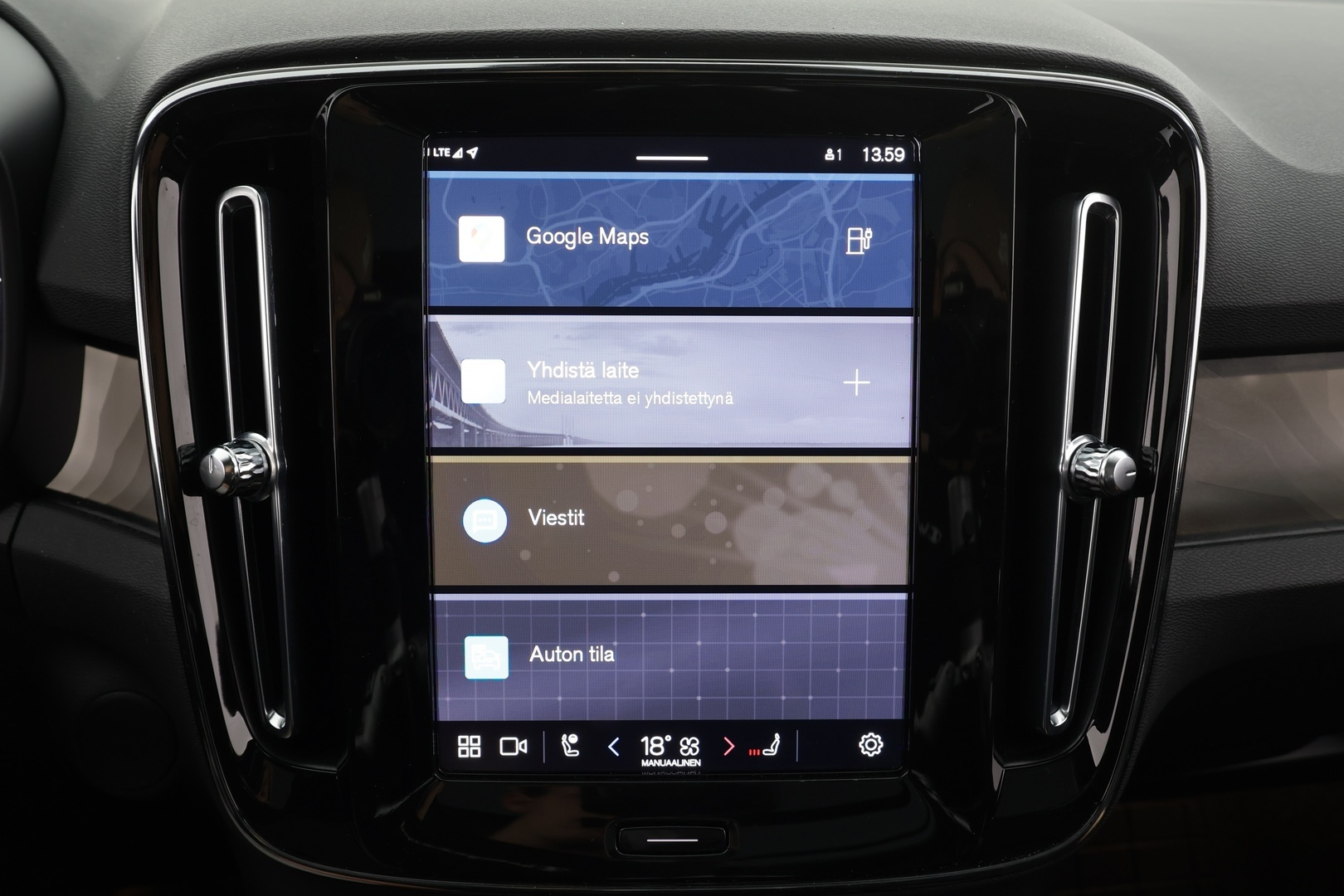 Volvo XC40 2023 Recharge Single Plus aut * ILP / Koukku / Panorama / ACC / Pixel-LED / H&K / 360° / Sportpenkki Muistilla / Navi * - Akku kuntotarkastettu SoH 94,9% / Kahdet renkaat / Merkkihuollettu!