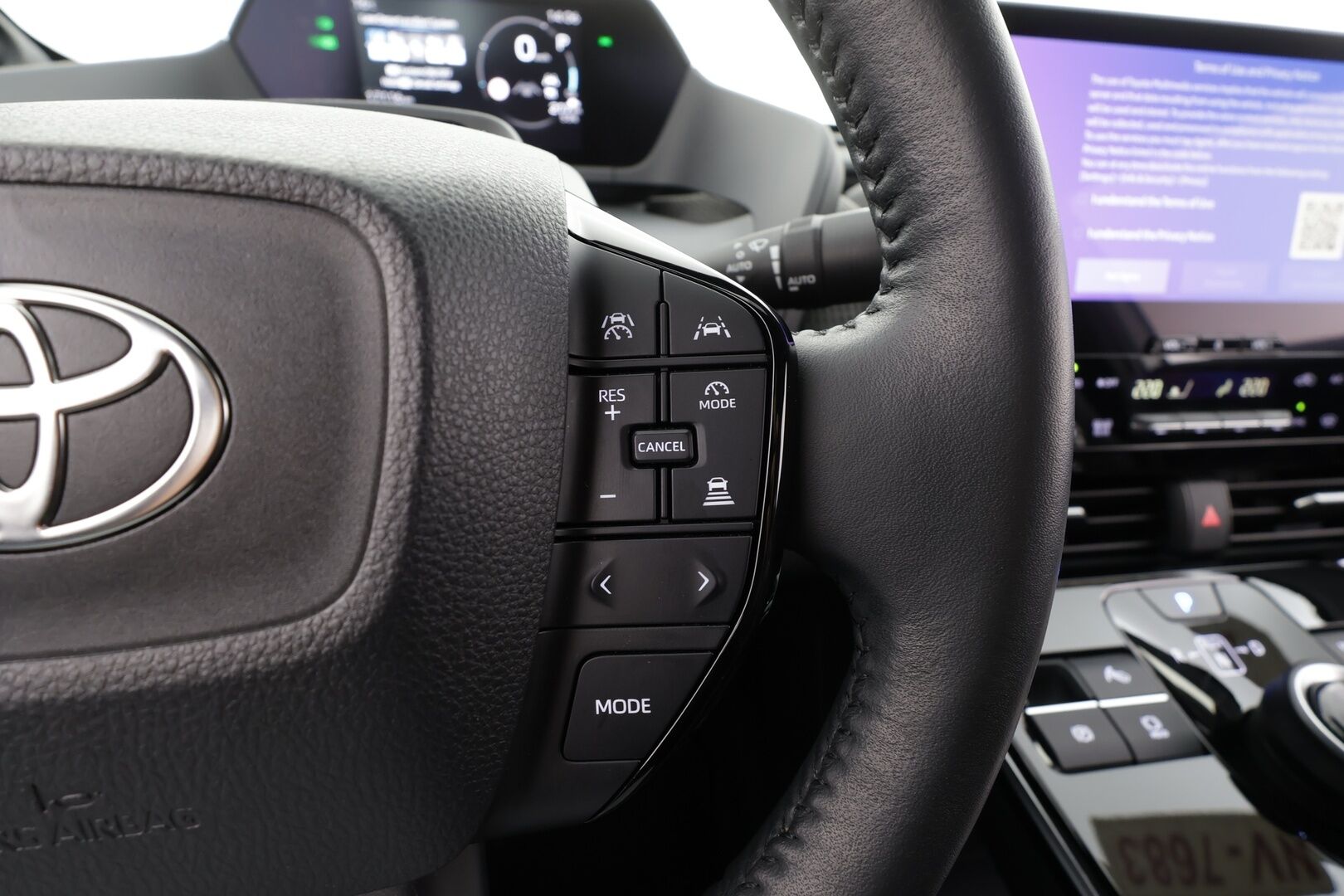 TOYOTA BZ4X 2023 AWD Style * ACC / JBL / 360° / LED / Navi / Puolinahat / Sähköpenkki / Koukku / KeylessGo * - Merkkihuollettu / Akku kuntotarkastettu!