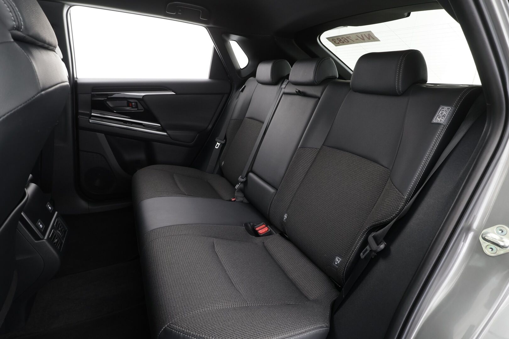 TOYOTA BZ4X 2023 AWD Style * ACC / JBL / 360° / LED / Navi / Puolinahat / Sähköpenkki / Koukku / KeylessGo * - Merkkihuollettu / Akku kuntotarkastettu!