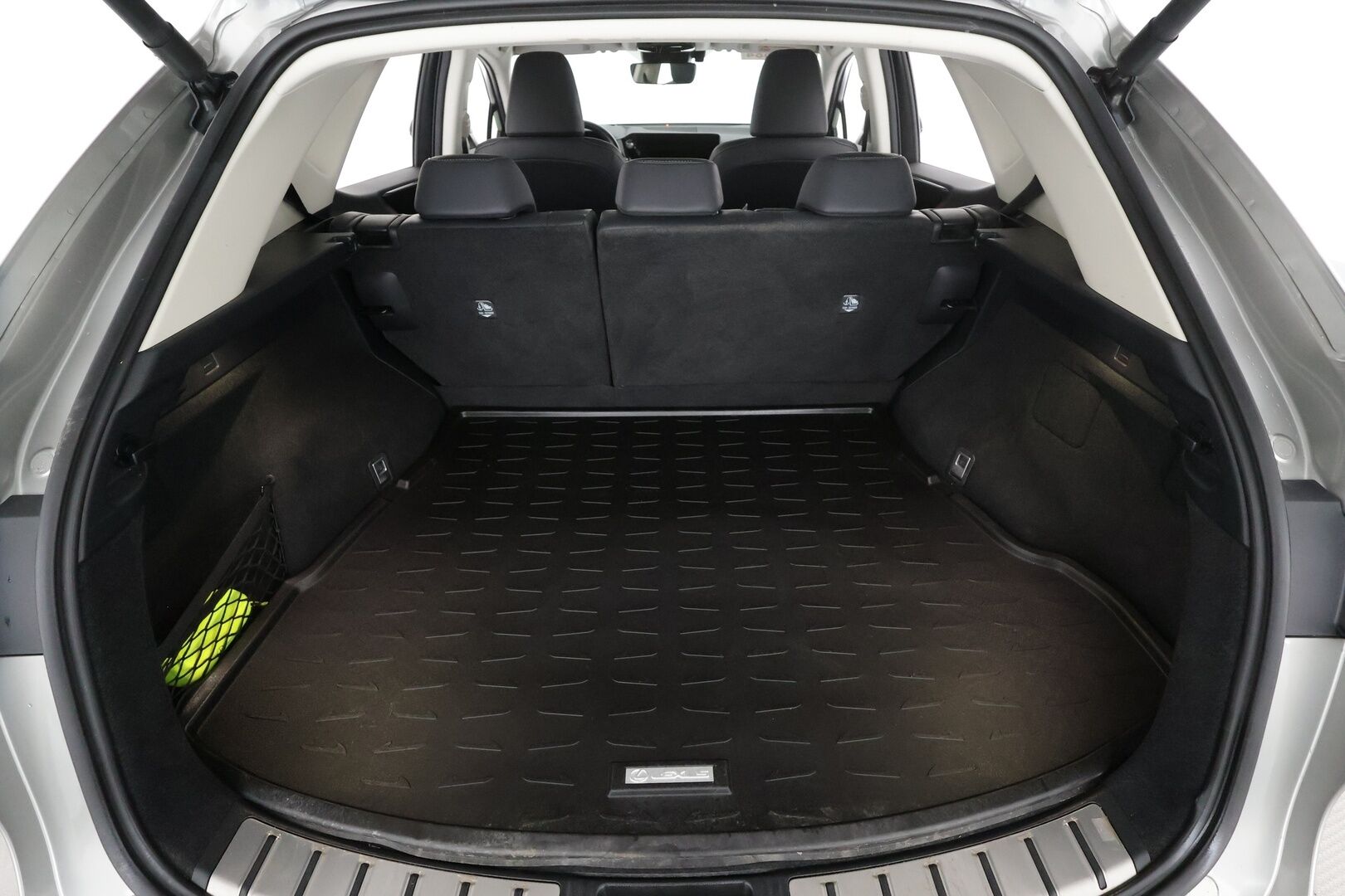 LEXUS NX 2022 450h+ AWD Executive * ACC / HUD / 360° / Muistipenkki / Ilmastoidut nahat / Koukku / LED / Navi / KeylessGo * - KATSO KAMPANJAHINTA! / Kahdet renkaat aluvanteilla / Merkkihuollettu - HULLUT VÄLIPÄIVÄT KORKOTARJOUS 2,49%