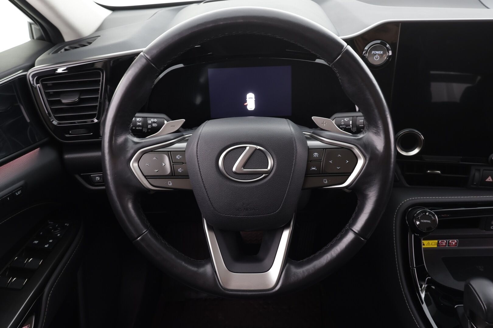 LEXUS NX 2022 450h+ AWD Executive * ACC / HUD / 360° / Muistipenkki / Ilmastoidut nahat / Koukku / LED / Navi / KeylessGo * - KATSO KAMPANJAHINTA! / Kahdet renkaat aluvanteilla / Merkkihuollettu - HULLUT VÄLIPÄIVÄT KORKOTARJOUS 2,49%