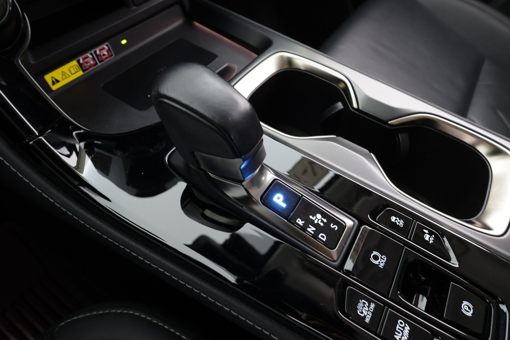 LEXUS NX 2022 450h+ AWD Executive * ACC / HUD / 360° / Muistipenkki / Ilmastoidut nahat / Koukku / LED / Navi / KeylessGo * - KATSO KAMPANJAHINTA! / Kahdet renkaat aluvanteilla / Merkkihuollettu - HULLUT VÄLIPÄIVÄT KORKOTARJOUS 2,49%