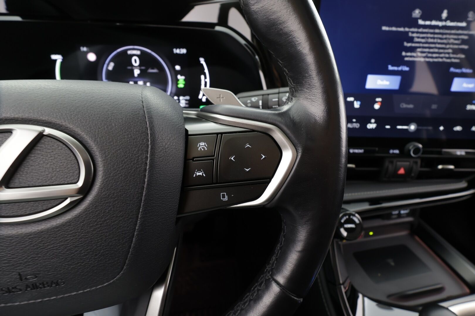 LEXUS NX 2022 450h+ AWD Executive * ACC / HUD / 360° / Muistipenkki / Ilmastoidut nahat / Koukku / LED / Navi / KeylessGo * - KATSO KAMPANJAHINTA! / Kahdet renkaat aluvanteilla / Merkkihuollettu - HULLUT VÄLIPÄIVÄT KORKOTARJOUS 2,49%