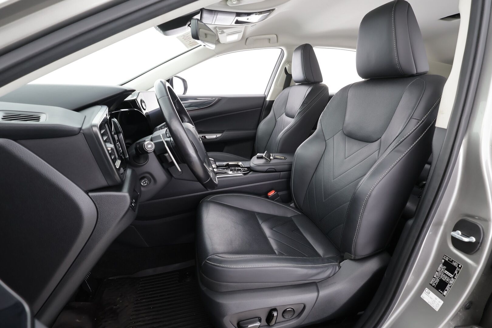 LEXUS NX 2022 450h+ AWD Executive * ACC / HUD / 360° / Muistipenkki / Ilmastoidut nahat / Koukku / LED / Navi / KeylessGo * - KATSO KAMPANJAHINTA! / Kahdet renkaat aluvanteilla / Merkkihuollettu - HULLUT VÄLIPÄIVÄT KORKOTARJOUS 2,49%