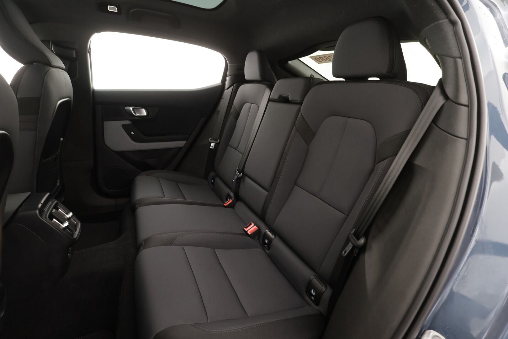 POLESTAR 2 2023 Single Motor 68 kWh Pilot Lite,Plus * ACC / Lasikatto / 360° / H&K / Muistipenkki / LED / Navi / ILP / Koukku * - Akku kuntotarkistettu / Merkkihuollettu - Osta nyt, maksa vasta ensi vuonna