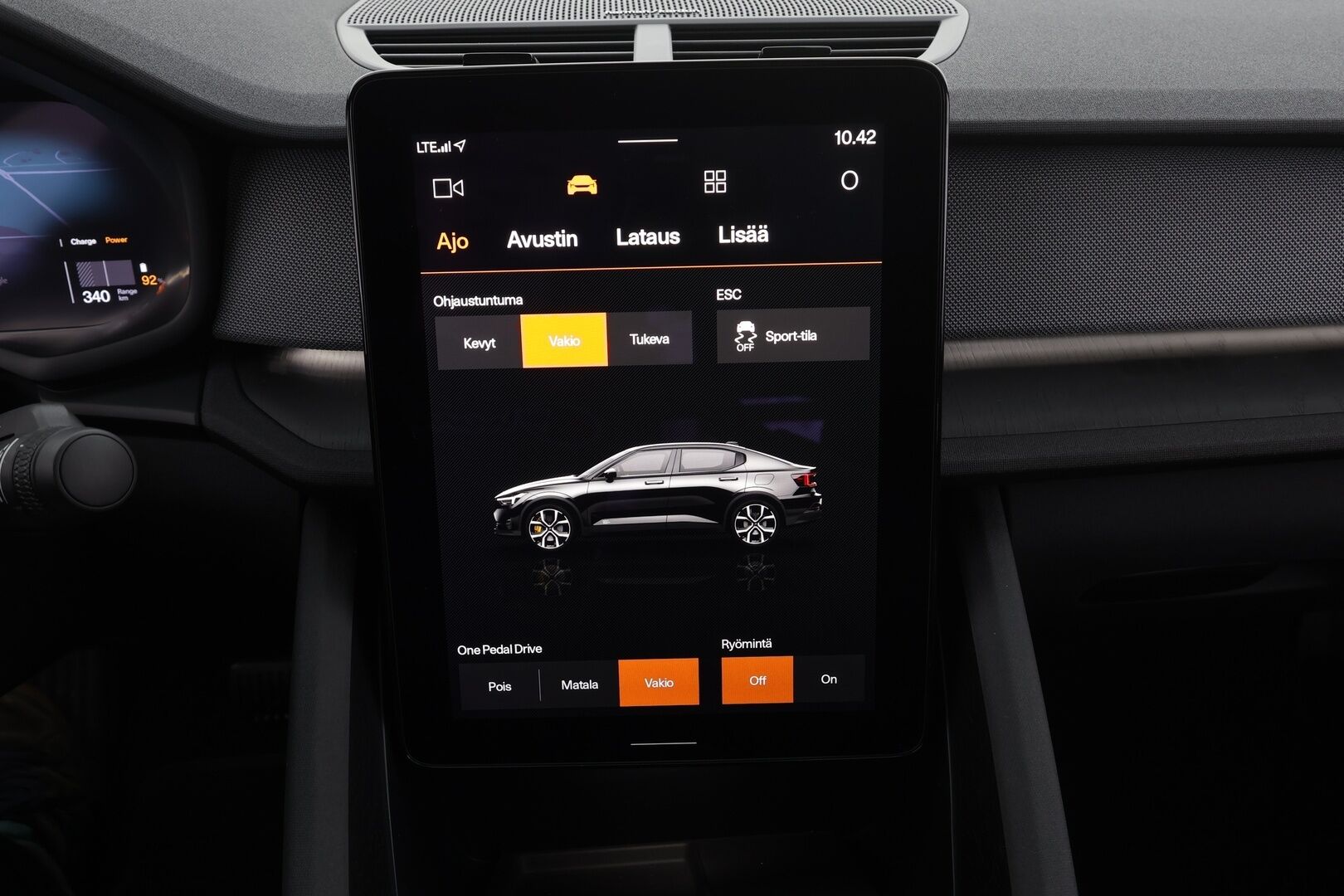 POLESTAR 2 2023 Single Motor 68 kWh Pilot Lite,Plus * ACC / Lasikatto / 360° / H&K / Muistipenkki / LED / Navi / ILP / Koukku * - Akku kuntotarkistettu / Merkkihuollettu - Osta nyt, maksa vasta ensi vuonna