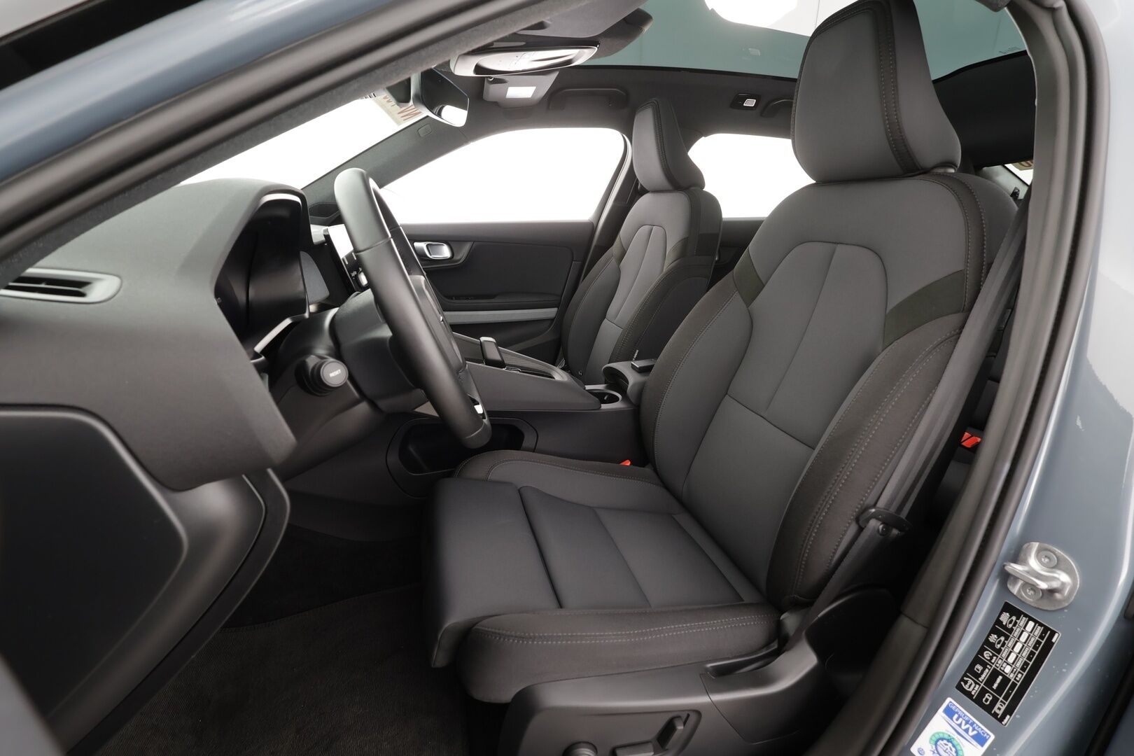 POLESTAR 2 2023 Single Motor 68 kWh Pilot Lite, Plus * ACC / ILP / H&K / 360° / Muistipenkki / Lasikatto / LED / Navi / Koukku * - Akku kuntotarkastettu! - Osta nyt, maksa vasta ensi vuonna