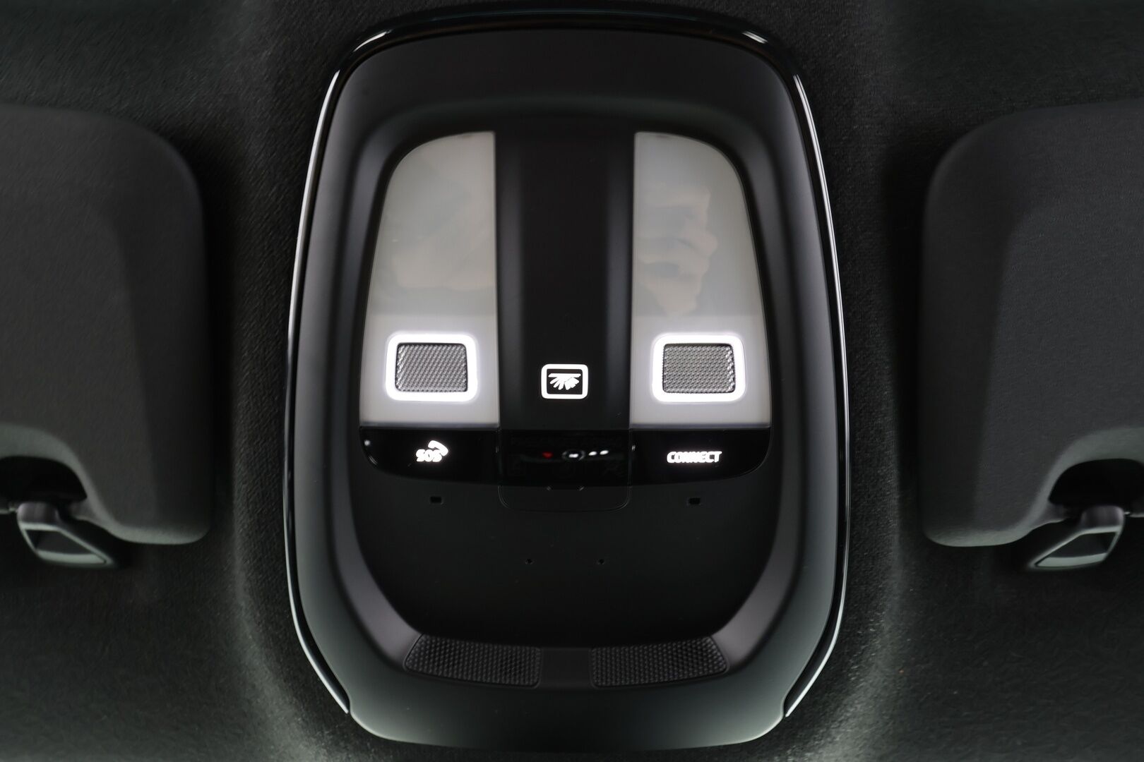 POLESTAR 2 2023 Single Motor 68 kWh Pilot Lite, Plus * ACC / ILP / H&K / 360° / Muistipenkki / Lasikatto / LED / Navi / Koukku * - Akku kuntotarkastettu! - Osta nyt, maksa vasta ensi vuonna