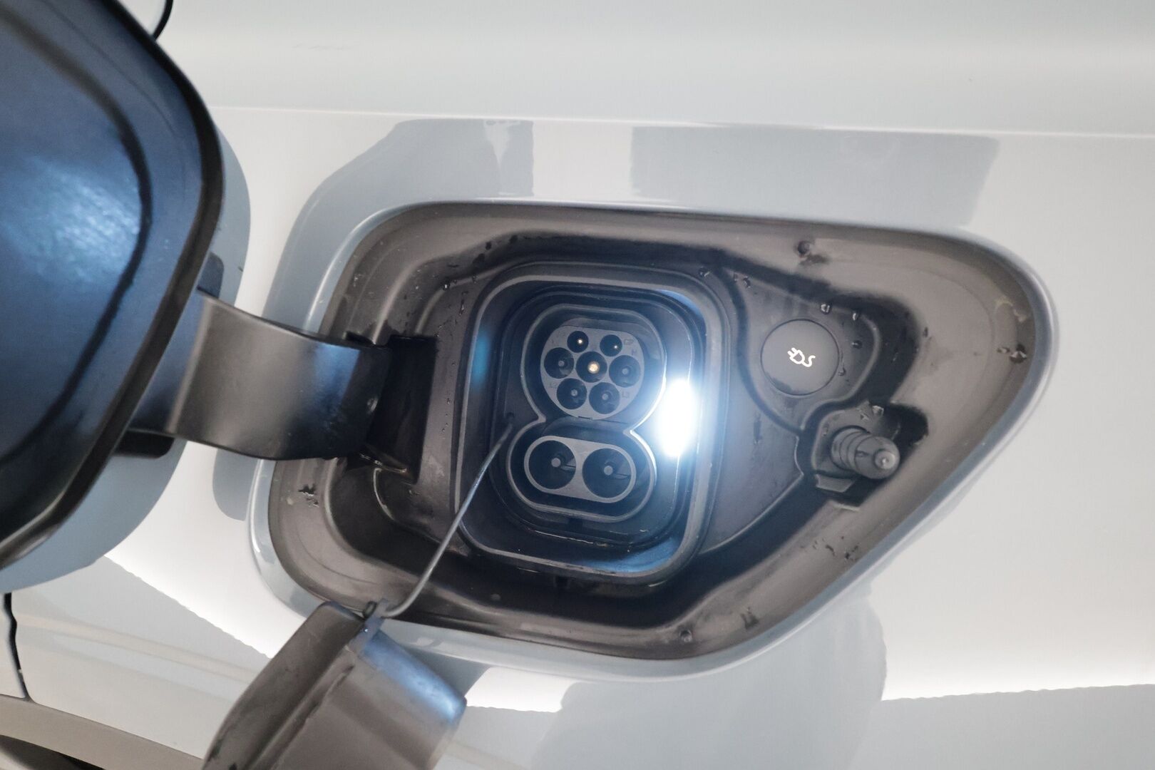 POLESTAR 2 2023 Single Motor 68 kWh Pilot Lite, Plus * ACC / ILP / H&K / 360° / Muistipenkki / Lasikatto / LED / Navi / Koukku * - Akku kuntotarkastettu! - Osta nyt, maksa vasta ensi vuonna