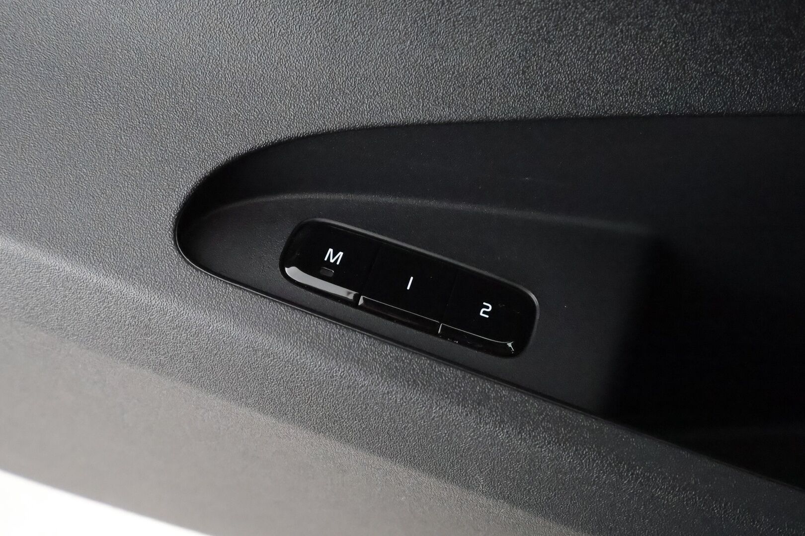 POLESTAR 2 2023 Single Motor 68 kWh Pilot Lite, Plus * ACC / ILP / H&K / 360° / Muistipenkki / Lasikatto / LED / Navi / Koukku * - Akku kuntotarkastettu! - Osta nyt, maksa vasta ensi vuonna