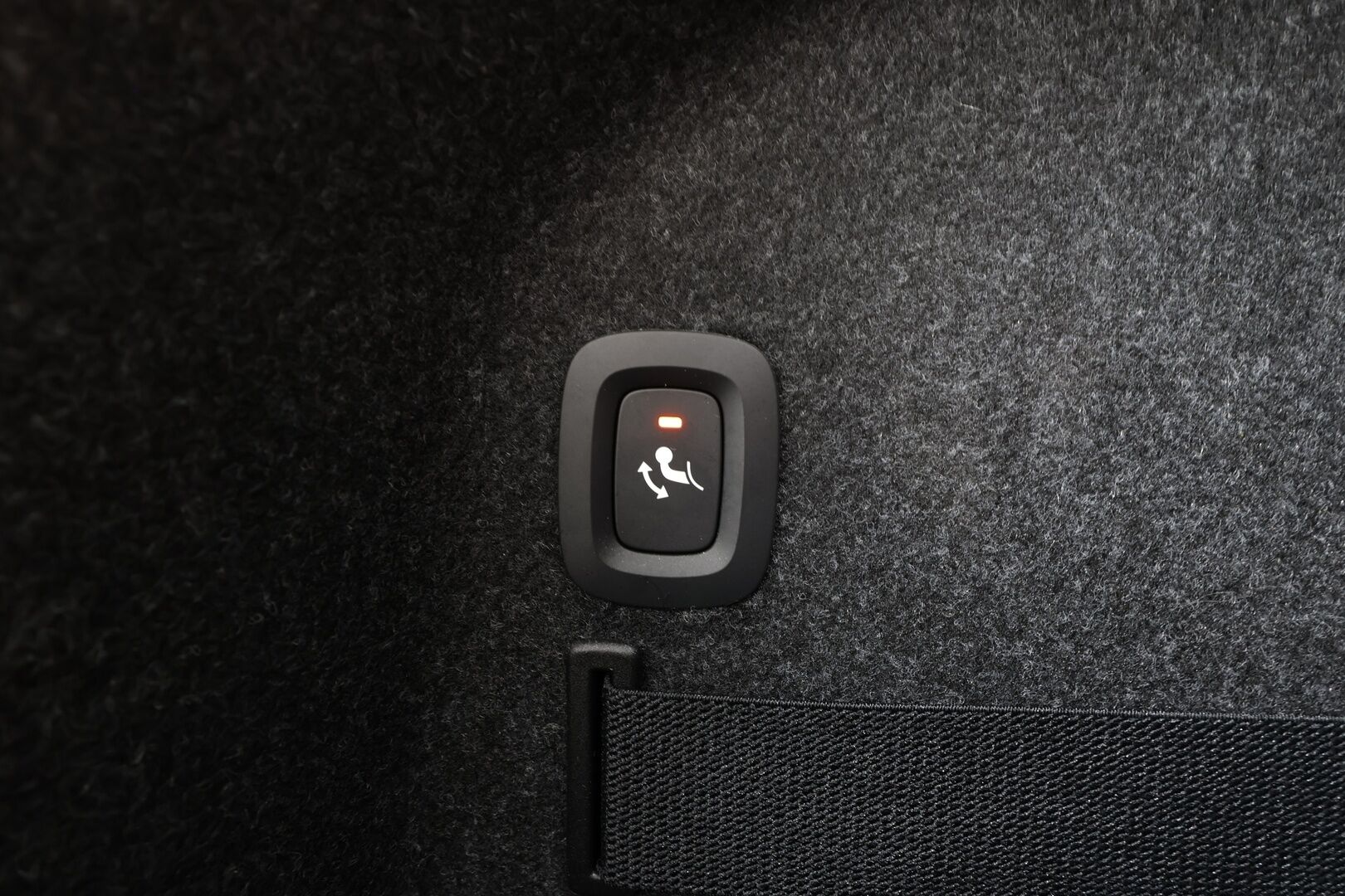 POLESTAR 2 2023 Single Motor 68 kWh Pilot Lite, Plus * ACC / ILP / H&K / 360° / Muistipenkki / Lasikatto / LED / Navi / Koukku * - Akku kuntotarkastettu! - Osta nyt, maksa vasta ensi vuonna