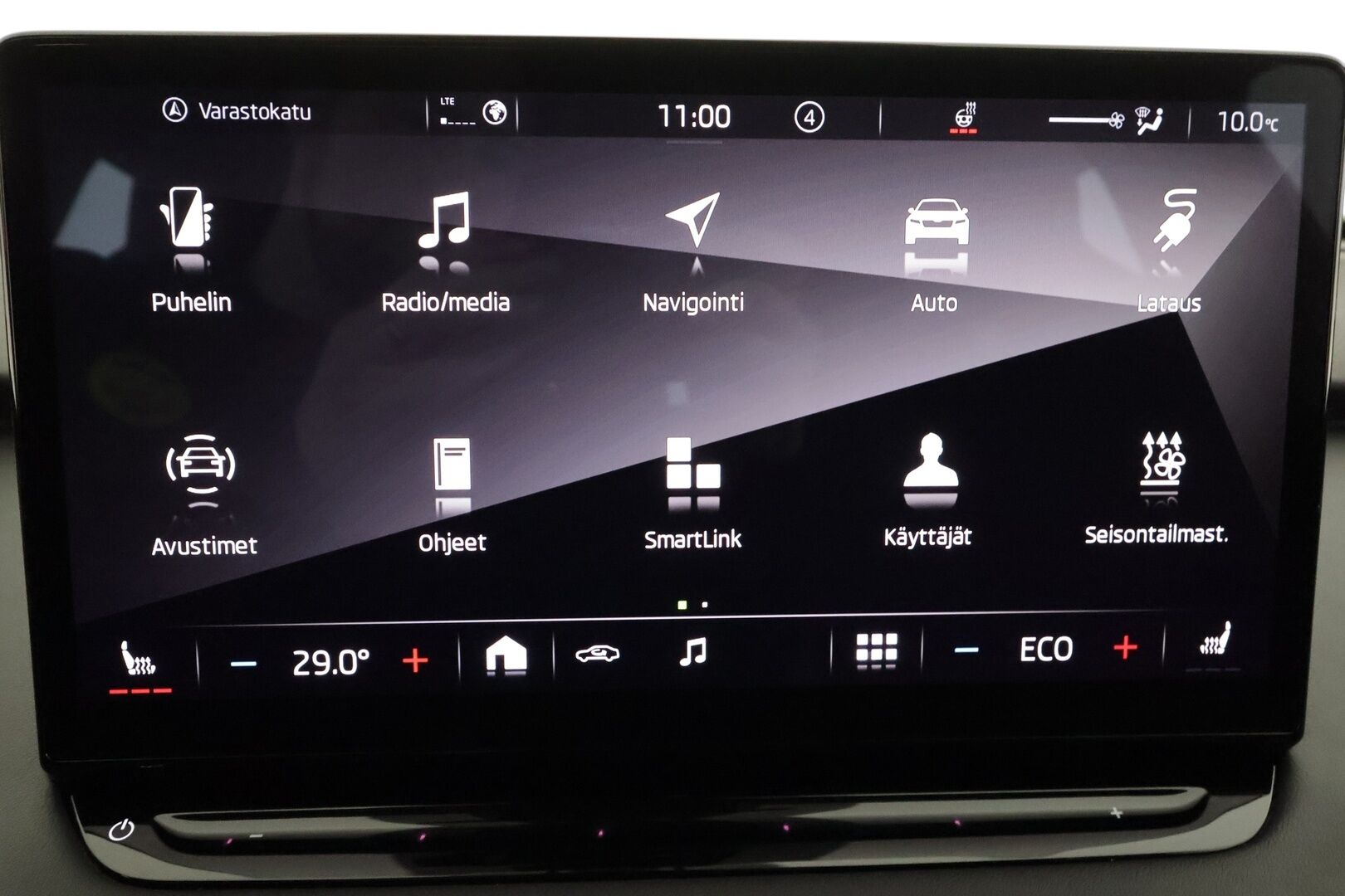 SKODA ENYAQ 2022 IV 80 X Sportline * ACC / HUD / 360° / Muistipenkit / ILP / Matrix LED / Koukku / Sporttipenkit * - Hierova kuljettajan istuin / Kahdet renkaat aluvanteilla / Merkkihuollettu / Huippuvarusteet!