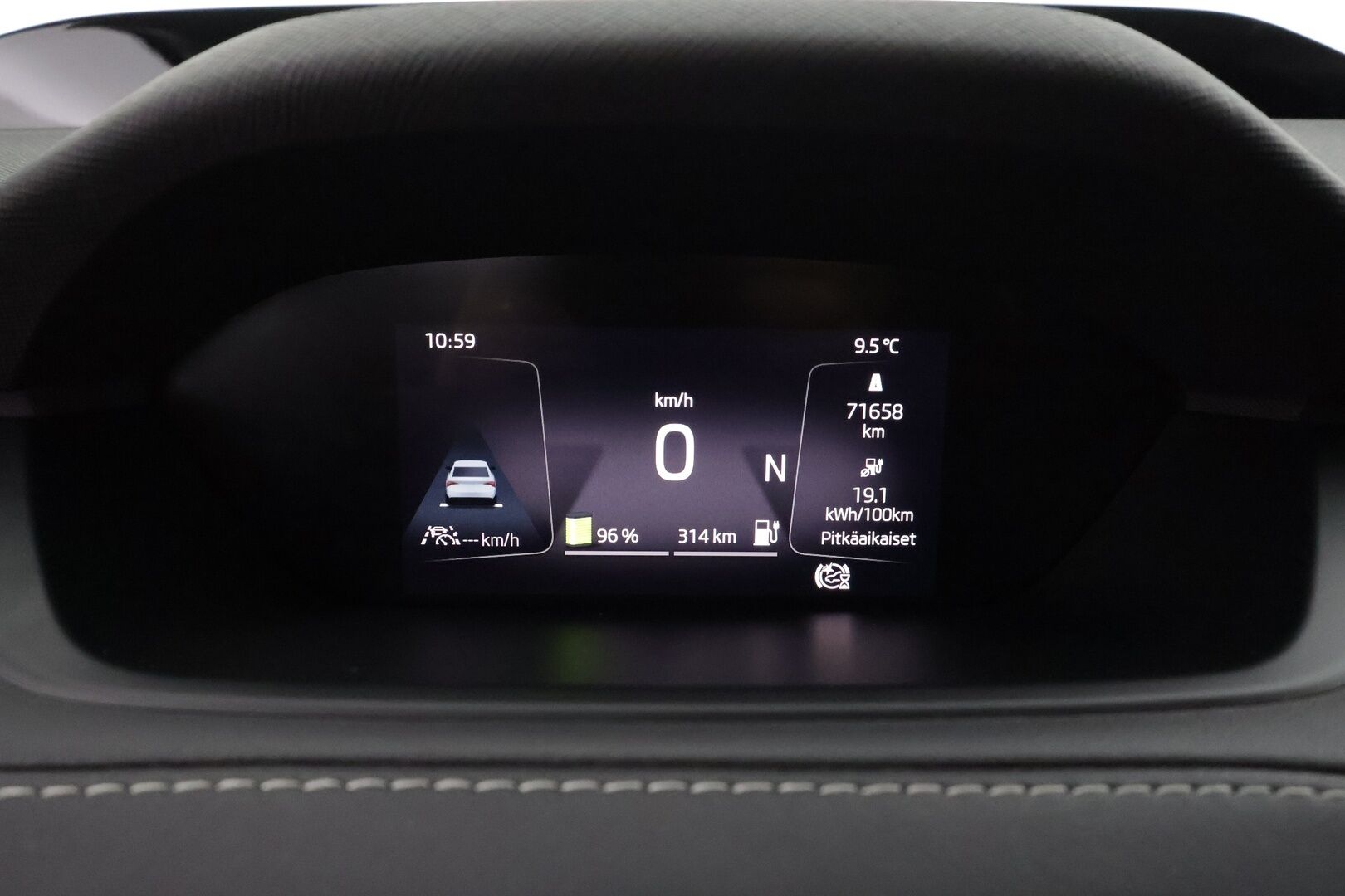 SKODA ENYAQ 2022 IV 80 X Sportline * ACC / HUD / 360° / Muistipenkit / ILP / Matrix LED / Koukku / Sporttipenkit * - Hierova kuljettajan istuin / Kahdet renkaat aluvanteilla / Merkkihuollettu / Huippuvarusteet!