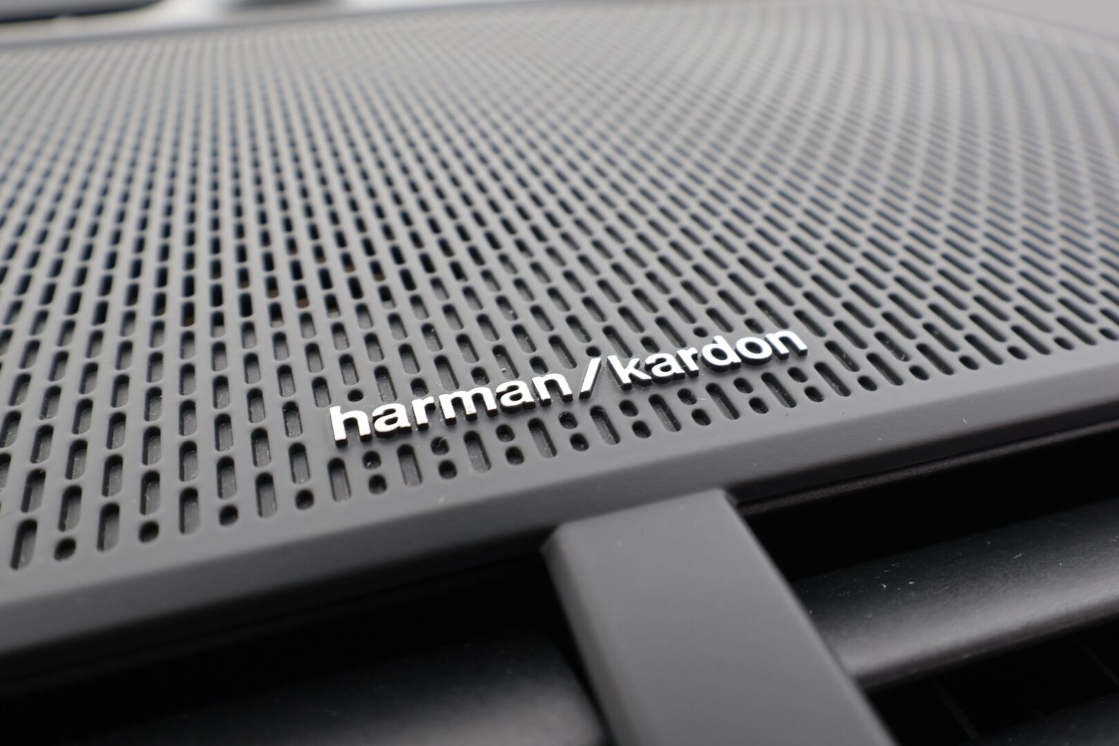 POLESTAR 2 2023 Standard Range Single Motor, 170kW * Lasikatto / ILP / Koukku / H&K / ACC / LED / 360° / Sportpenkki Muistilla / Navi * - Akku kuntotarkastettu / 2x Latauskaapelit / Merkkihuollettu! - Osta nyt, maksa vasta ensi vuonna