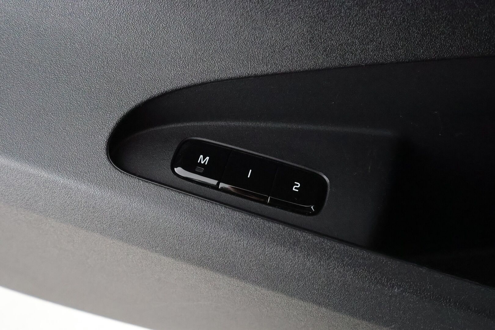 POLESTAR 2 2023 Standard Range Single Motor, 170kW * Lasikatto / ILP / Koukku / H&K / ACC / LED / 360° / Sportpenkki Muistilla / Navi * - Akku kuntotarkastettu / 2x Latauskaapelit / Merkkihuollettu! - Osta nyt, maksa vasta ensi vuonna