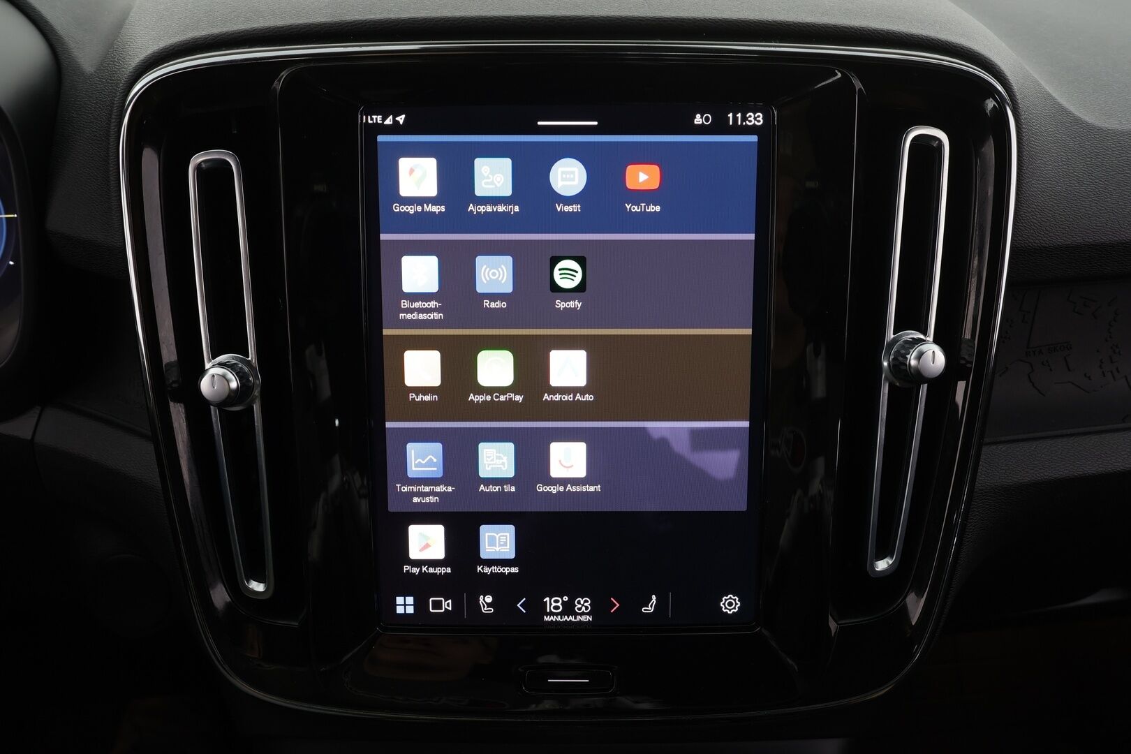 Volvo XC40 2023 Recharge Twin Business Plus aut * Koukku / ILP / ACC / LED / P.Kamera / Sportpenkki Muistilla /  Navi / Keyless * - 2x Latauskaapelit / Merkkihuollettu!