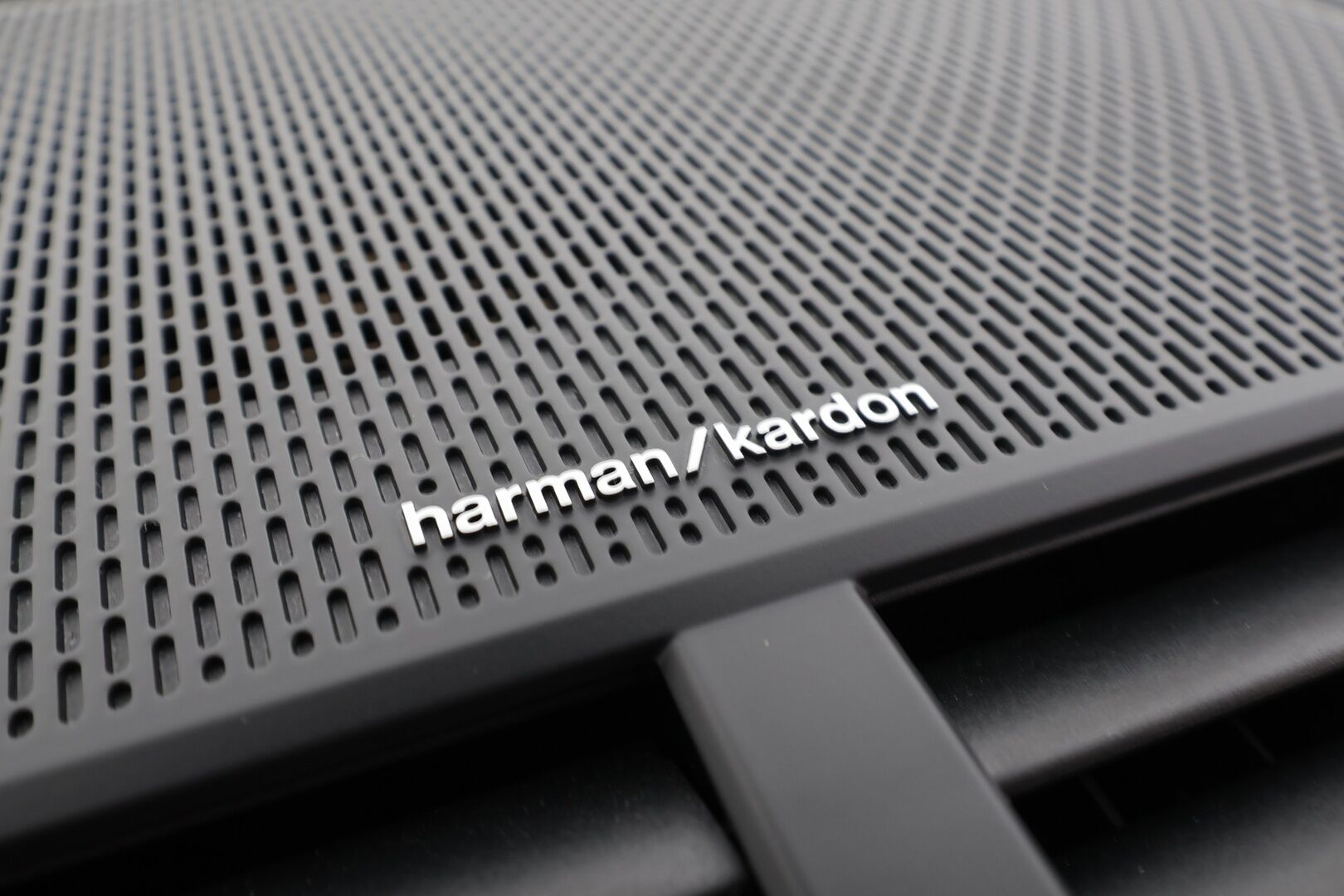 POLESTAR 2 2023 Single Motor 68 kWh Pilot Lite,Plus * Koukku / ACC / 360° / ILP / H&K / Muistipenkki / Lasikatto / LED / Navi / * - Merkkihuollettu / Akku kuntotarkastettu