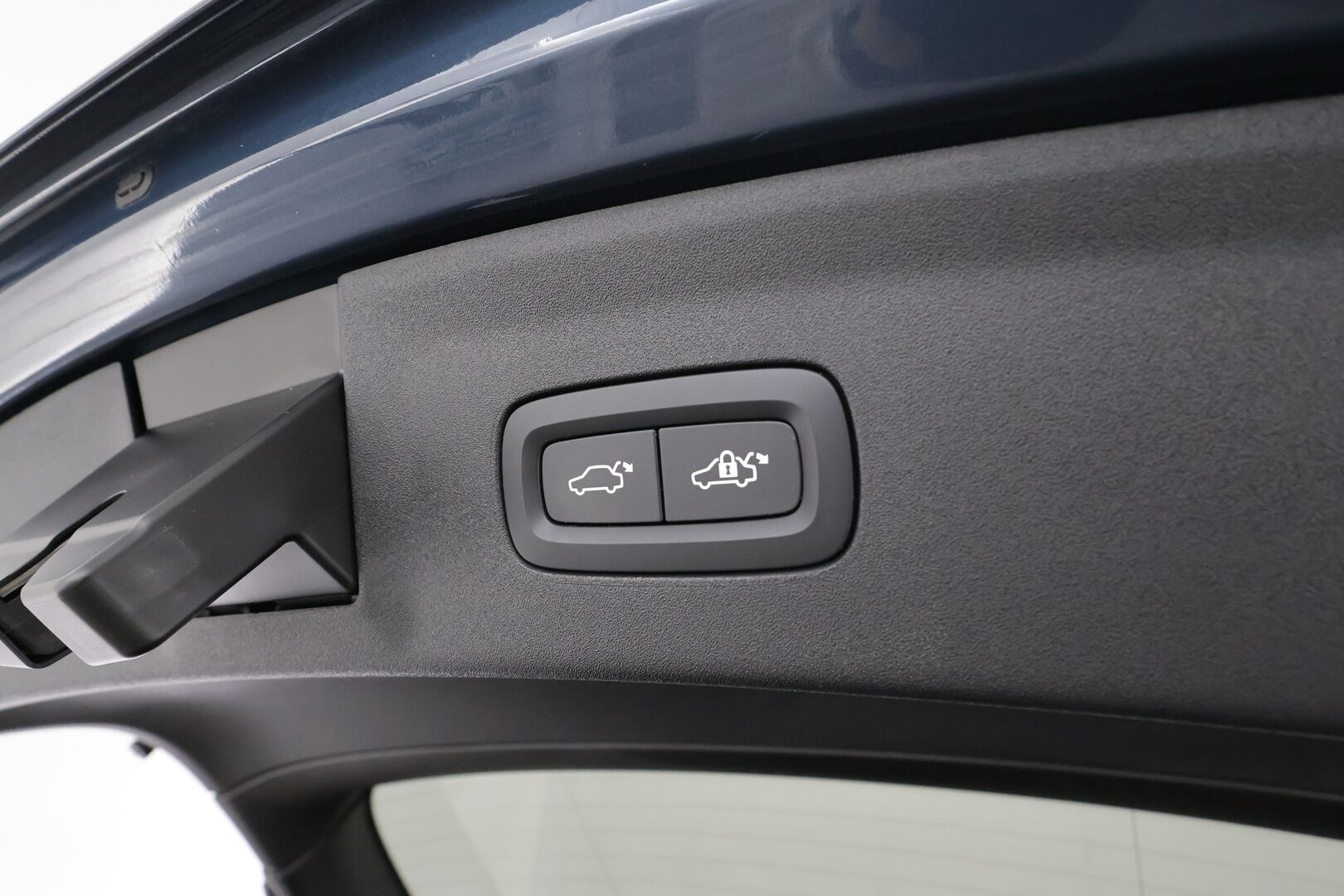 POLESTAR 2 2023 Single Motor 68 kWh Pilot Lite,Plus * ACC / 360° / ILP / H&K / Muistipenkki / Lasikatto / LED / Navi / Koukku * - Merkkihuollettu / Akku kuntotarkastettu - Osta nyt, maksa vasta ensi vuonna