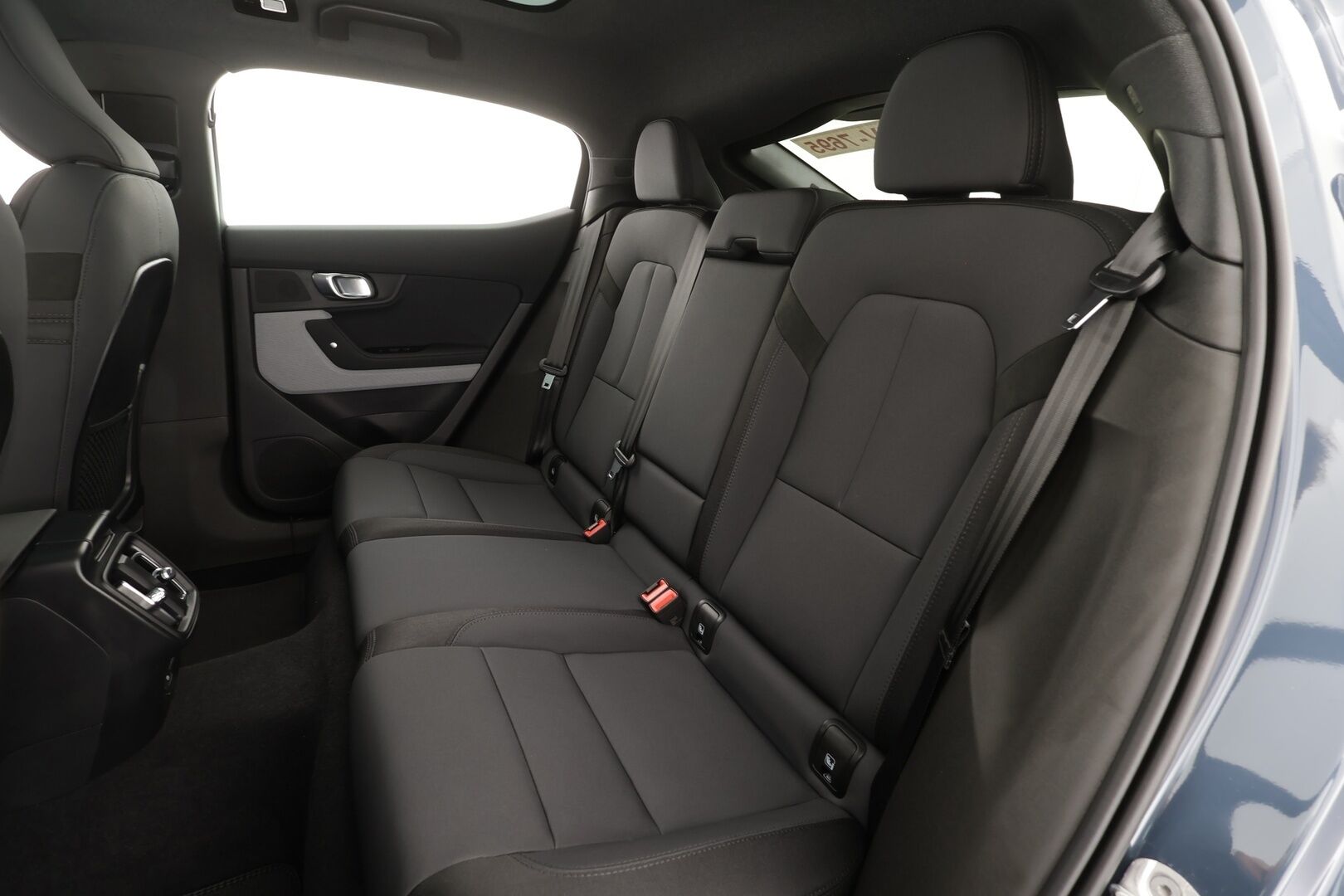 POLESTAR 2 2023 Single Motor 68 kWh Pilot Lite,Plus * Koukku / ACC / 360° / ILP / H&K / Muistipenkki / Lasikatto / LED / Navi / * - Merkkihuollettu / Akku kuntotarkastettu