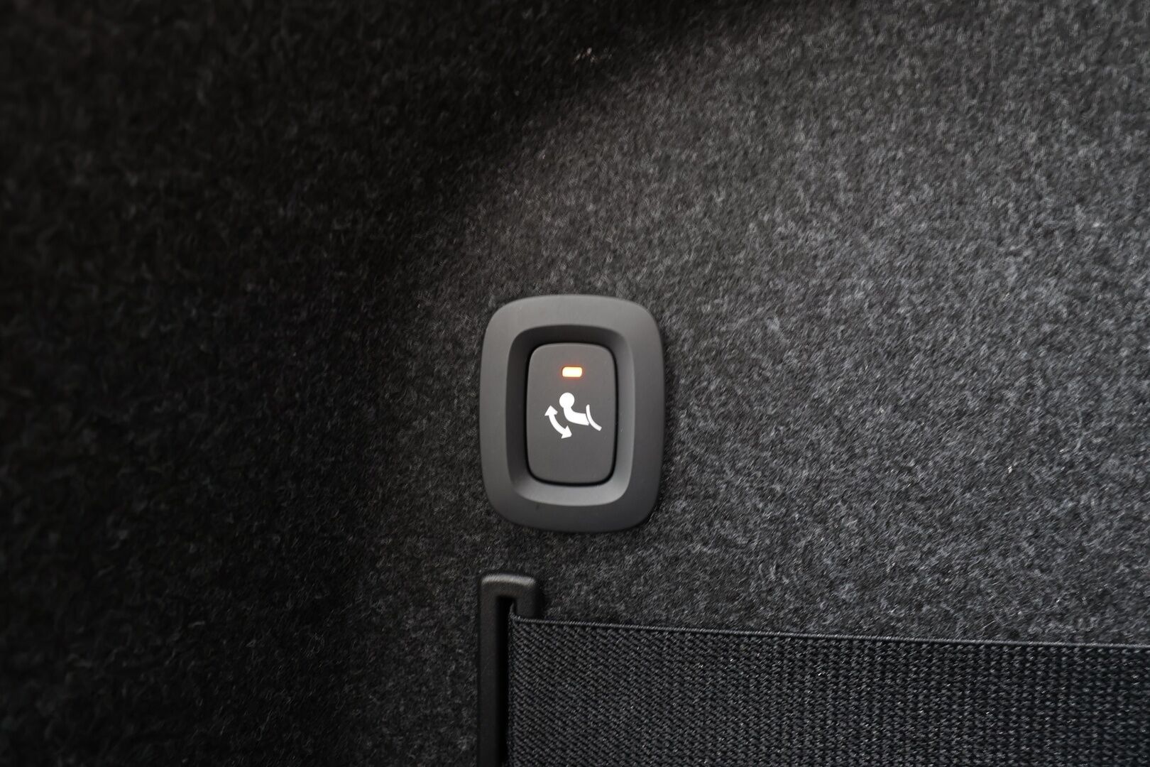 POLESTAR 2 2023 Single Motor 68 kWh Pilot Lite,Plus * Koukku / ACC / 360° / ILP / H&K / Muistipenkki / Lasikatto / LED / Navi / * - Merkkihuollettu / Akku kuntotarkastettu