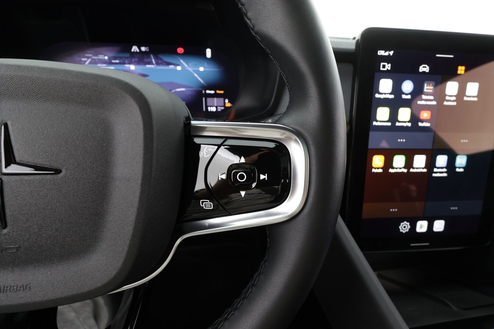 POLESTAR 2 2023 Single Motor 68 kWh Pilot Lite,Plus * ACC / 360° / ILP / H&K / Muistipenkki / Lasikatto / LED / Navi / Koukku * - Merkkihuollettu / Akku kuntotarkastettu - Osta nyt, maksa vasta ensi vuonna