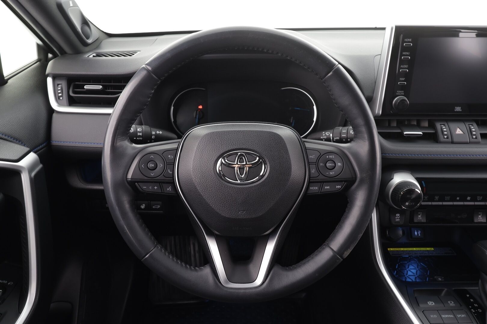 TOYOTA RAV4 2019 2.5 Hybrid Style * ACC / P.kamera / LED / Navi / Sähköpenkki / 360° / JBL / Puolinahat / KeylessGo * - Kahdet renkaat aluvanteilla / Merkkihuollettu