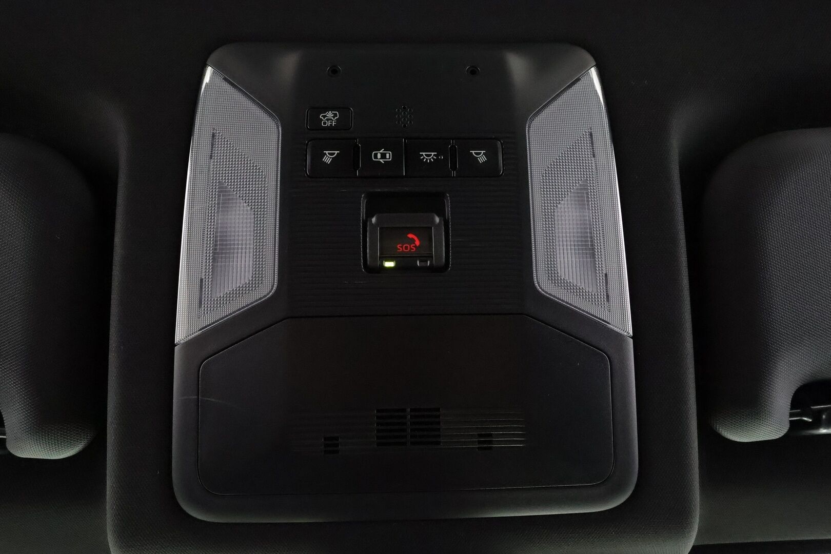 TOYOTA RAV4 2019 2.5 Hybrid Style * ACC / P.kamera / LED / Navi / Sähköpenkki / 360° / JBL / Puolinahat / KeylessGo * - Kahdet renkaat aluvanteilla / Merkkihuollettu