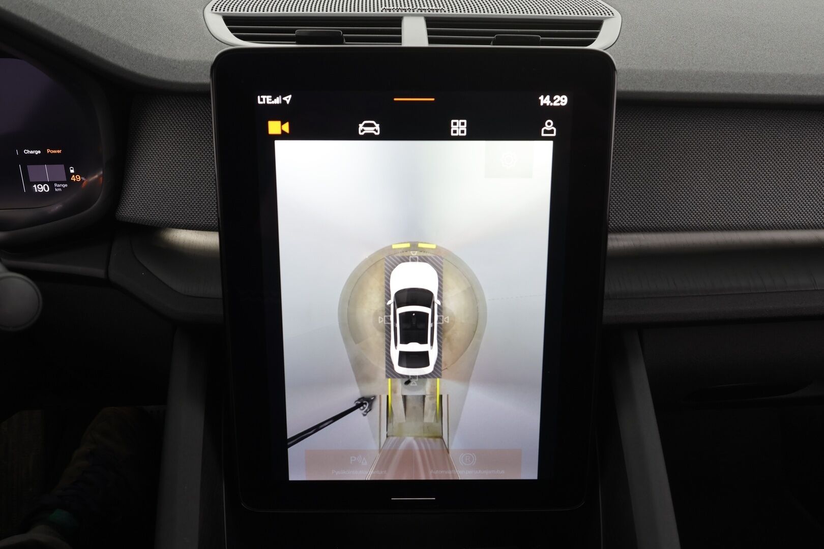 POLESTAR 2 2023 Single Motor 68 kWh Pilot Lite,Plus * ACC / ILP / H&K / 360° / Muistipenkki / Lasikatto / LED / Navi / Koukku * - Akku kuntotarkastettu SoH 97,6% - Osta nyt, maksa vasta ensi vuonna