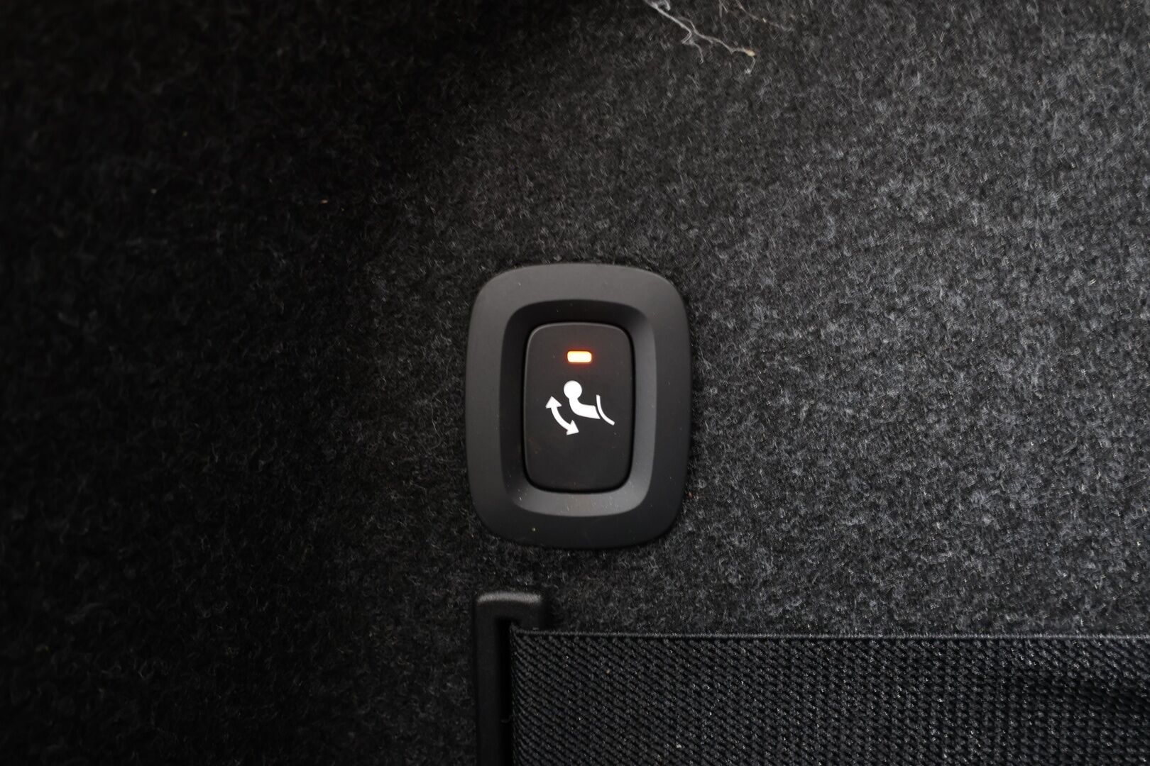 POLESTAR 2 2023 Single Motor 68 kWh Pilot Lite,Plus * ACC / ILP / H&K / 360° / Muistipenkki / Lasikatto / LED / Navi / Koukku * - Akku kuntotarkastettu SoH 97,6% - Osta nyt, maksa vasta ensi vuonna