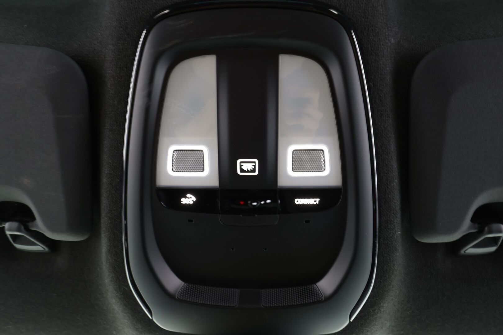 POLESTAR 2 2023 Single Motor 68 kWh Pilot Lite,Plus * ACC / ILP / H&K / 360° / Muistipenkki / Lasikatto / LED / Navi / Koukku * - Akku kuntotarkastettu SoH 97,6% - Osta nyt, maksa vasta ensi vuonna