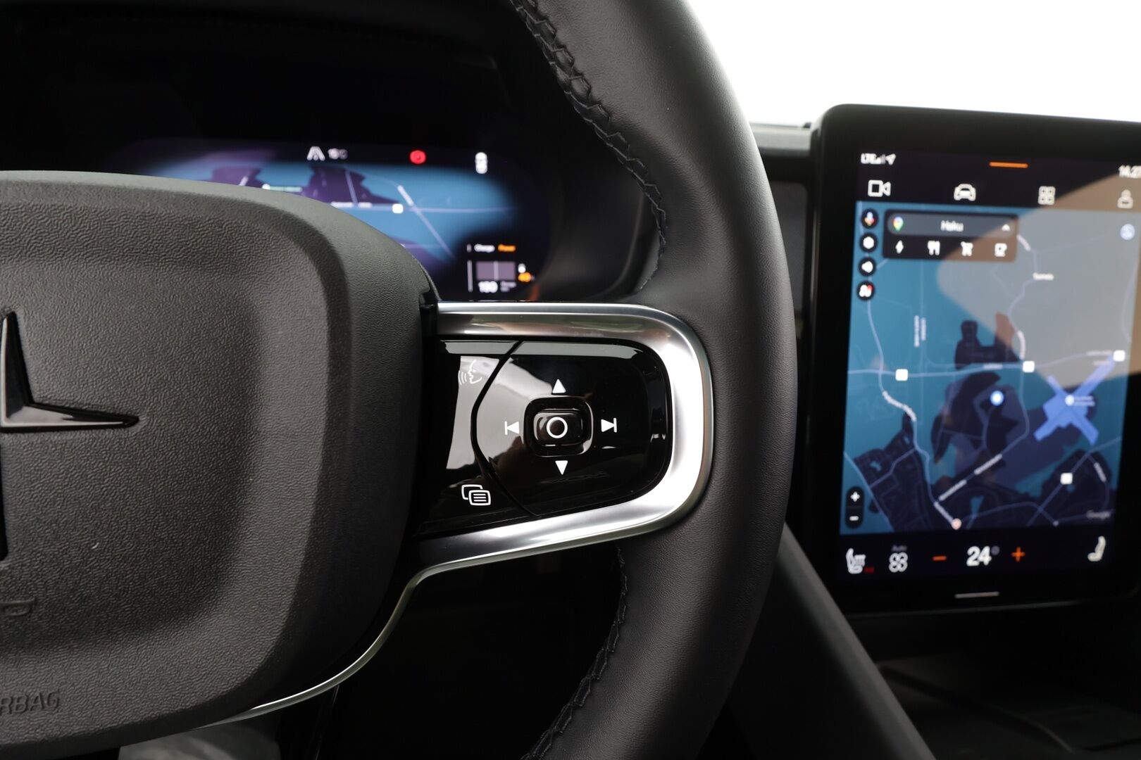 POLESTAR 2 2023 Single Motor 68 kWh Pilot Lite,Plus * ACC / ILP / H&K / 360° / Muistipenkki / Lasikatto / LED / Navi / Koukku * - Akku kuntotarkastettu SoH 97,6% - Osta nyt, maksa vasta ensi vuonna