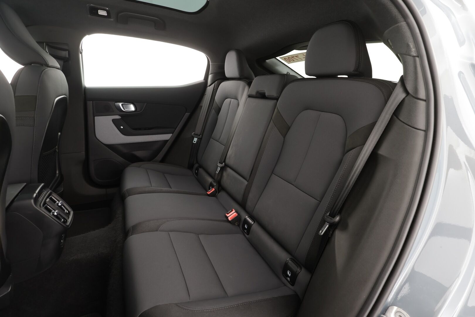 POLESTAR 2 2023 Standard Range Single Motor, 170kW * Lasikatto / ILP / Koukku / H&K / ACC / LED / 360° / Sportpenkki Muistilla / Navi * - Akku kuntotarkistettu / 2x Latauskaapelit / Kahdet renkaat - Osta nyt, maksa vasta ensi vuonna