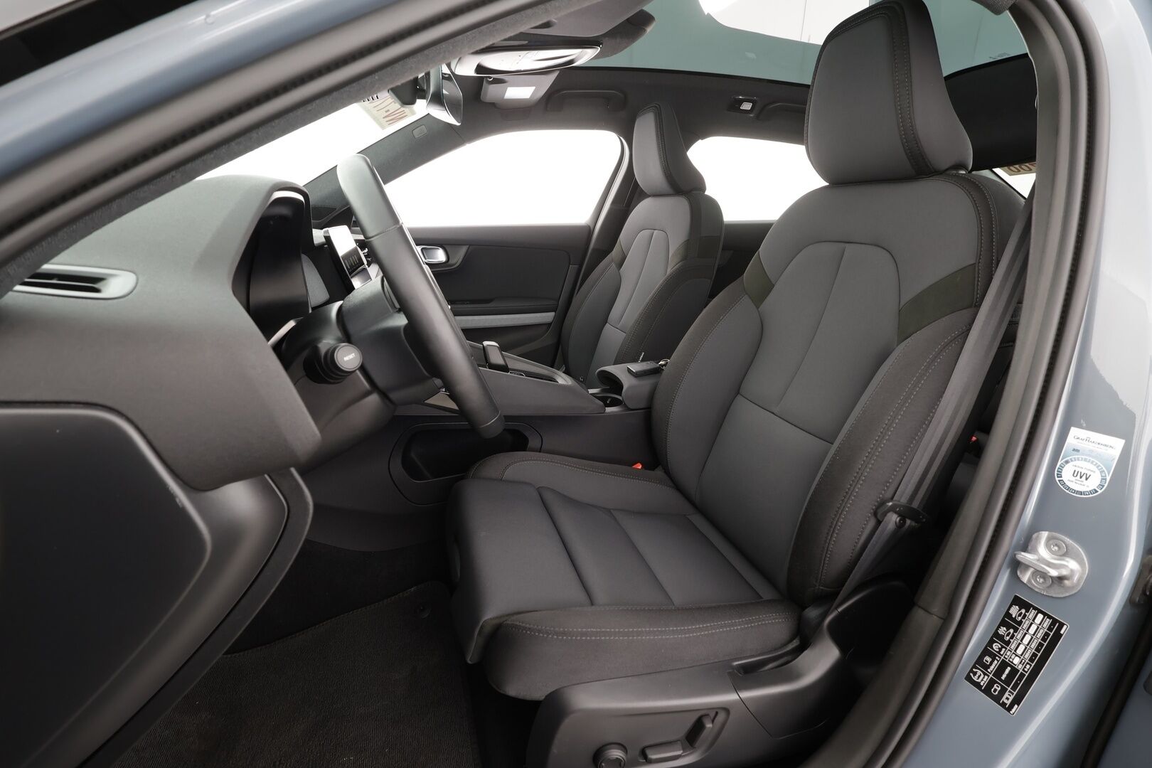 POLESTAR 2 2023 Standard Range Single Motor, 170kW * Lasikatto / ILP / Koukku / H&K / ACC / LED / 360° / Sportpenkki Muistilla / Navi * - Akku kuntotarkistettu / 2x Latauskaapelit / Kahdet renkaat - Osta nyt, maksa vasta ensi vuonna