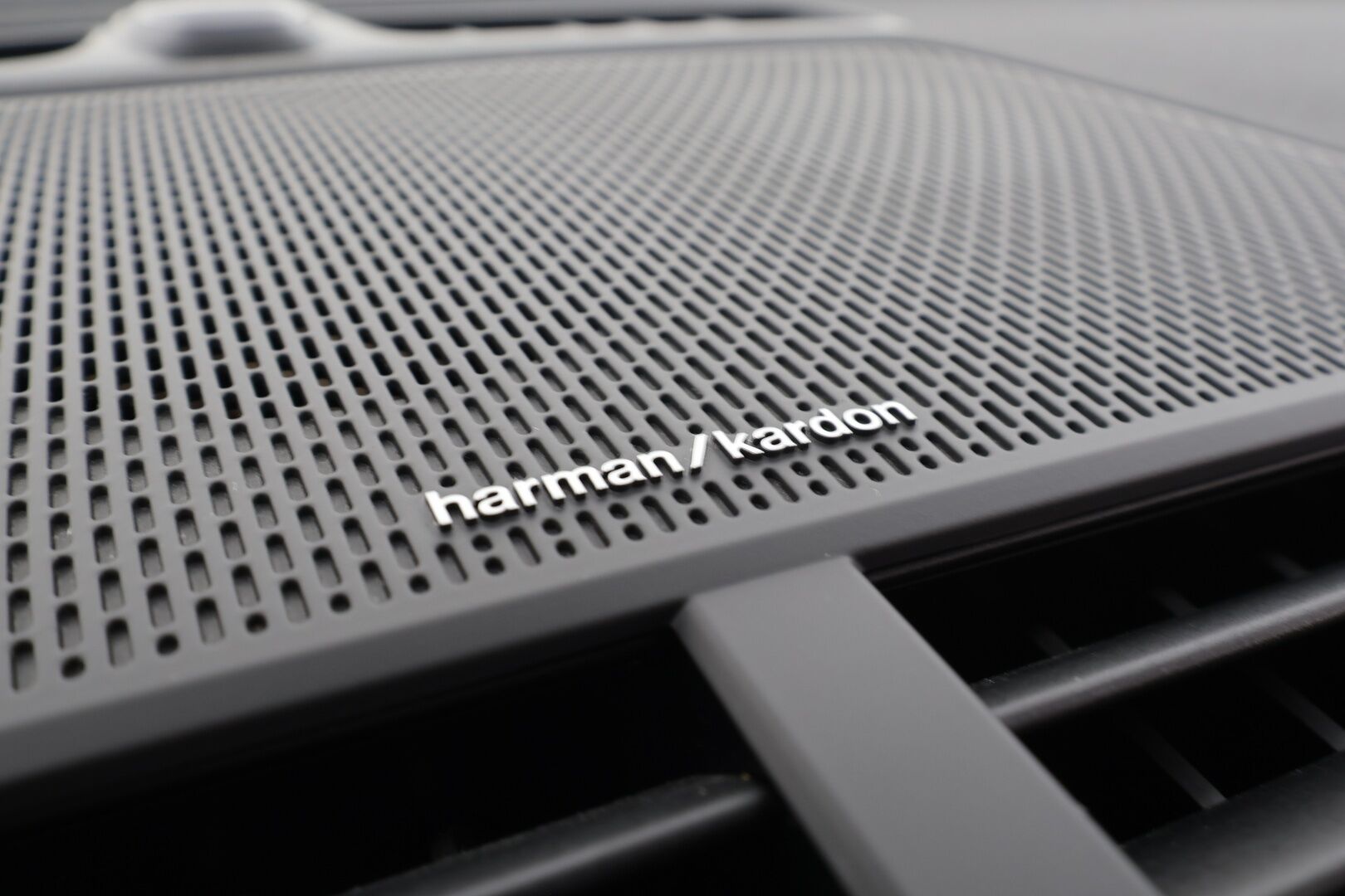 POLESTAR 2 2023 Standard Range Single Motor, 170kW * Lasikatto / ILP / Koukku / H&K / ACC / LED / 360° / Sportpenkki Muistilla / Navi * - Akku kuntotarkistettu / 2x Latauskaapelit / Kahdet renkaat - Osta nyt, maksa vasta ensi vuonna