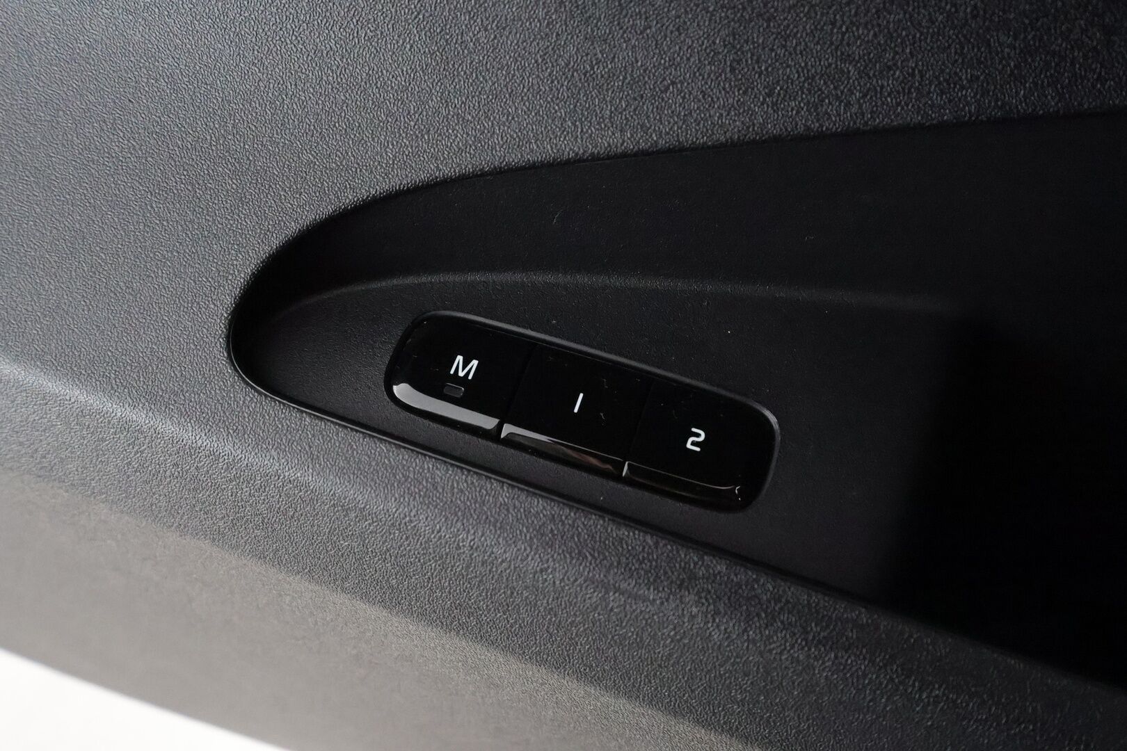 POLESTAR 2 2023 Single Motor 68 kWh Pilot Lite, Plus * ACC / 360° / ILP / LED / Navi / Muistipenkki / Koukku / Lasikatto / H&K * - Akku kuntotarkistettu - Osta nyt, maksa vasta ensi vuonna